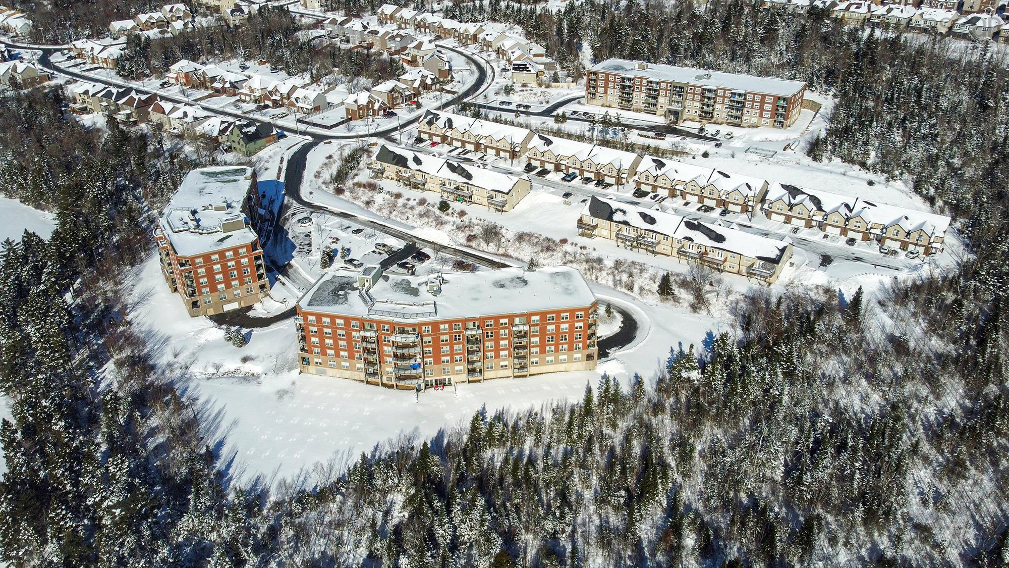 $464,900.00: 411 89 Pebblecreek Crescent, Dartmouth