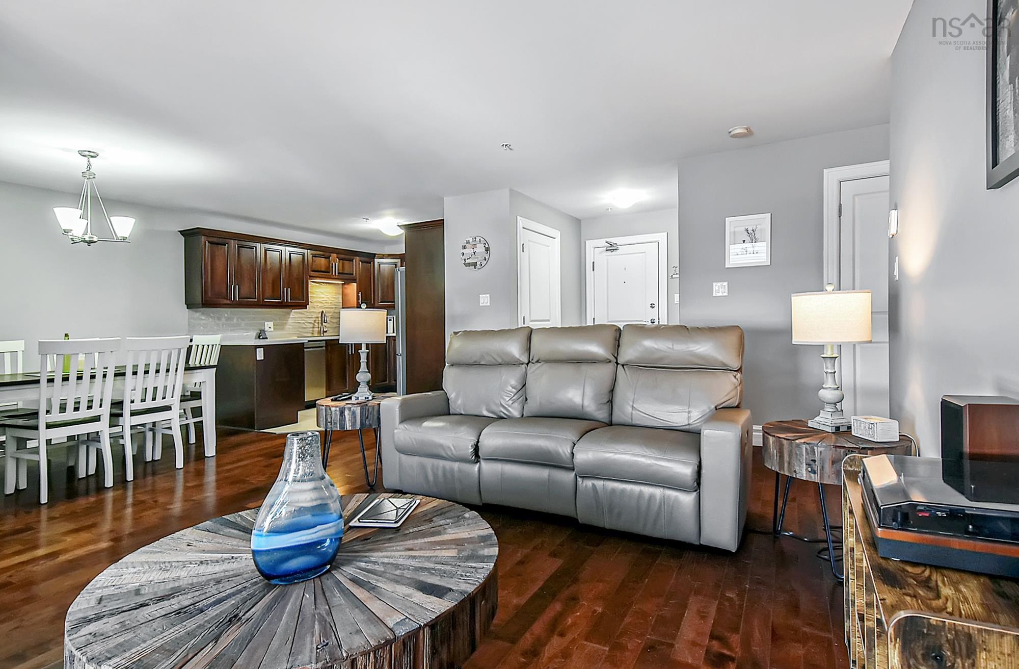 $464,900.00: 411 89 Pebblecreek Crescent, Dartmouth