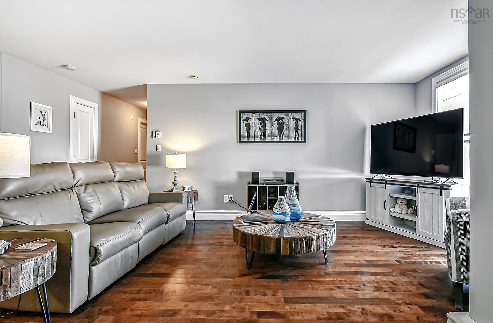 $464,900.00: 411 89 Pebblecreek Crescent, Dartmouth