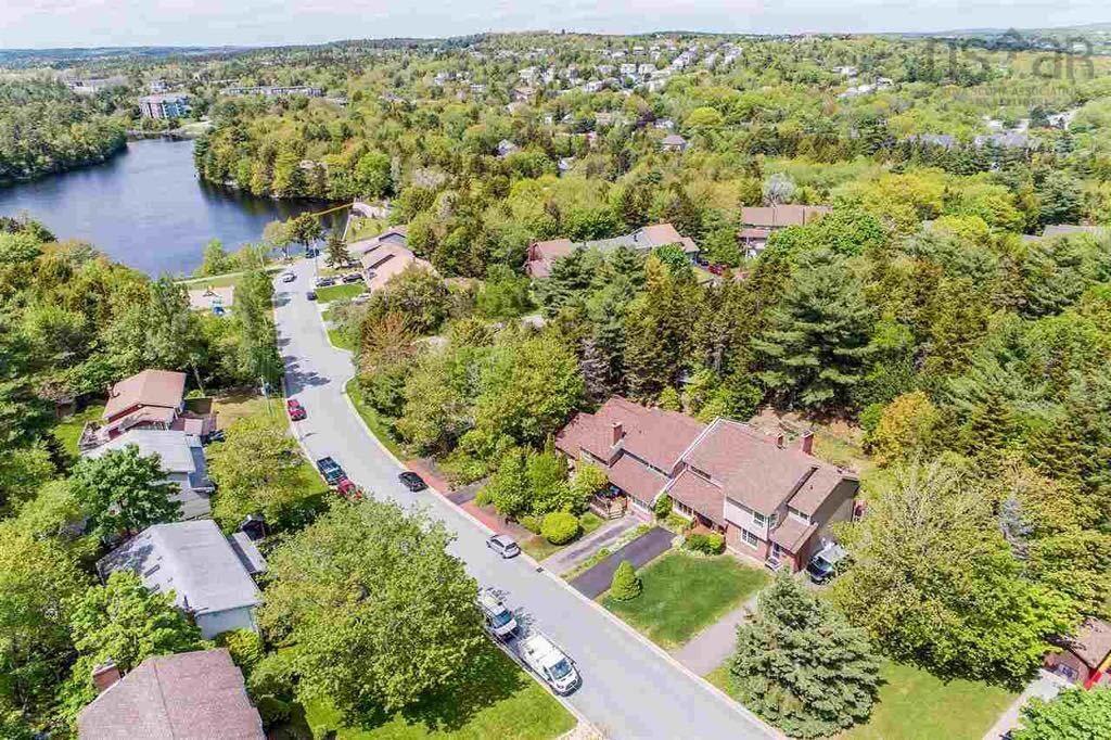 $589,900.00: 150 Millrun Crescent, Bedford