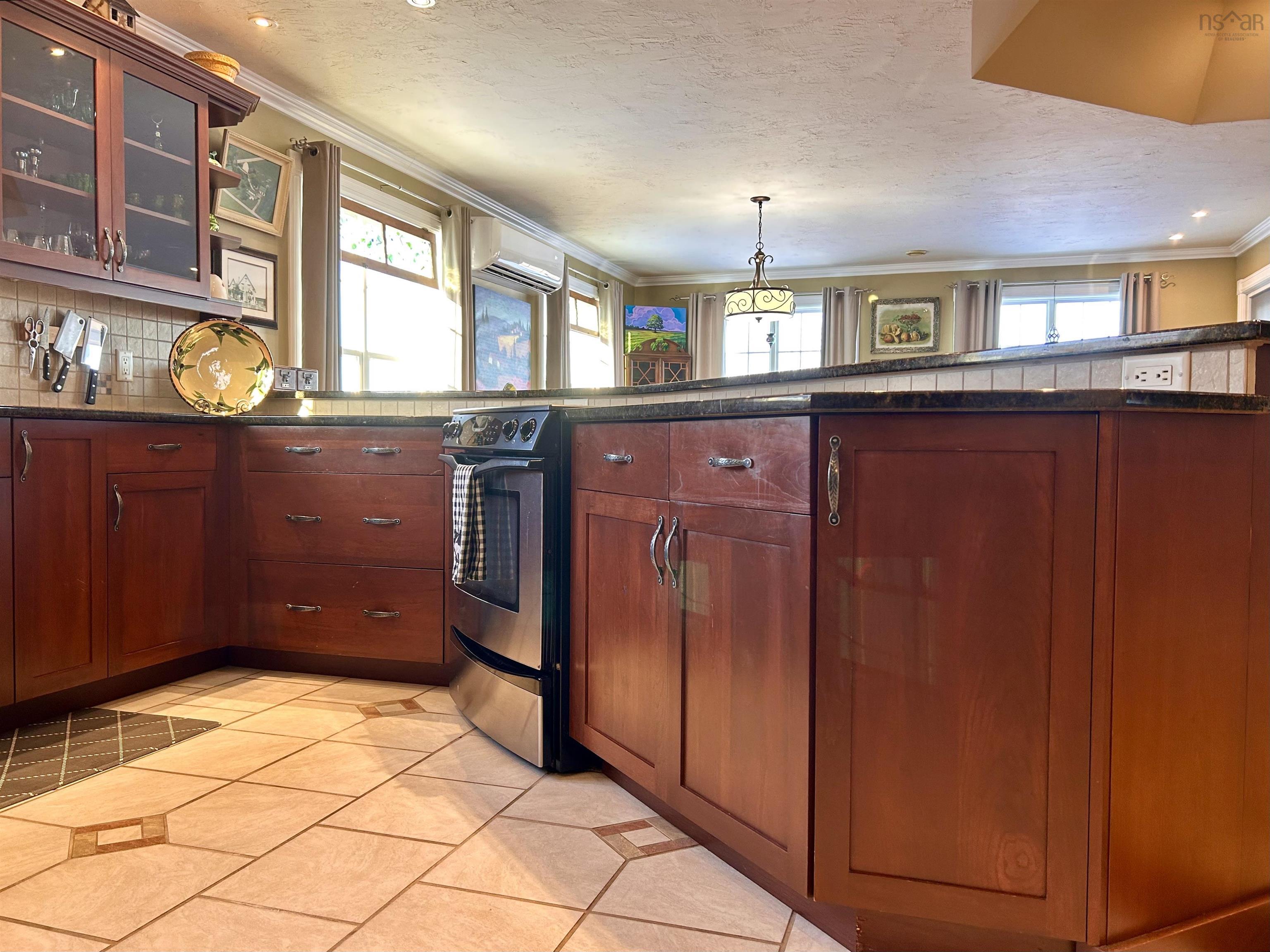 $599,900.00: 14 Marshview Drive, Amherst