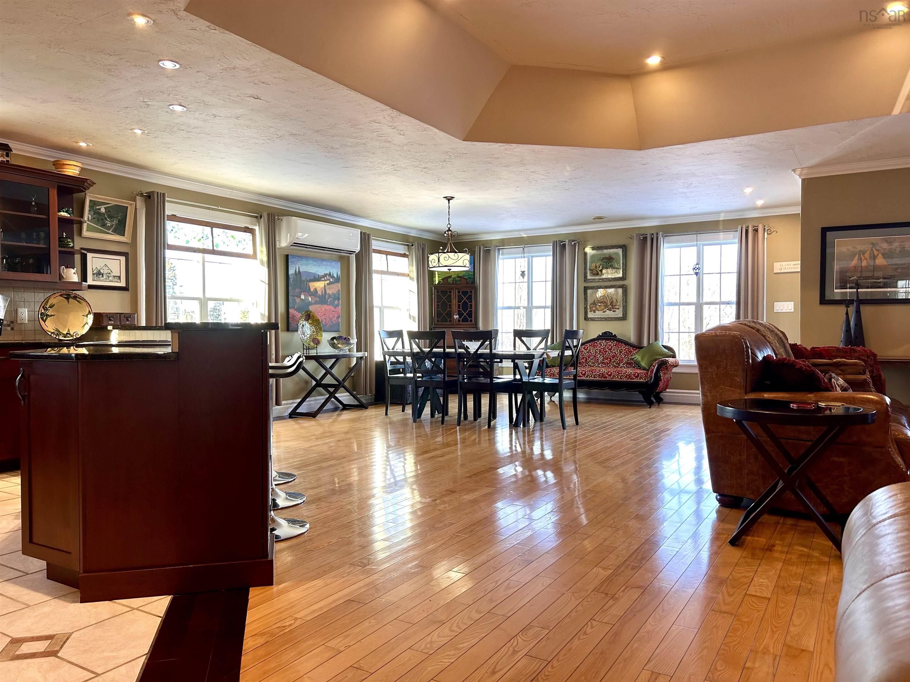 $599,900.00: 14 Marshview Drive, Amherst