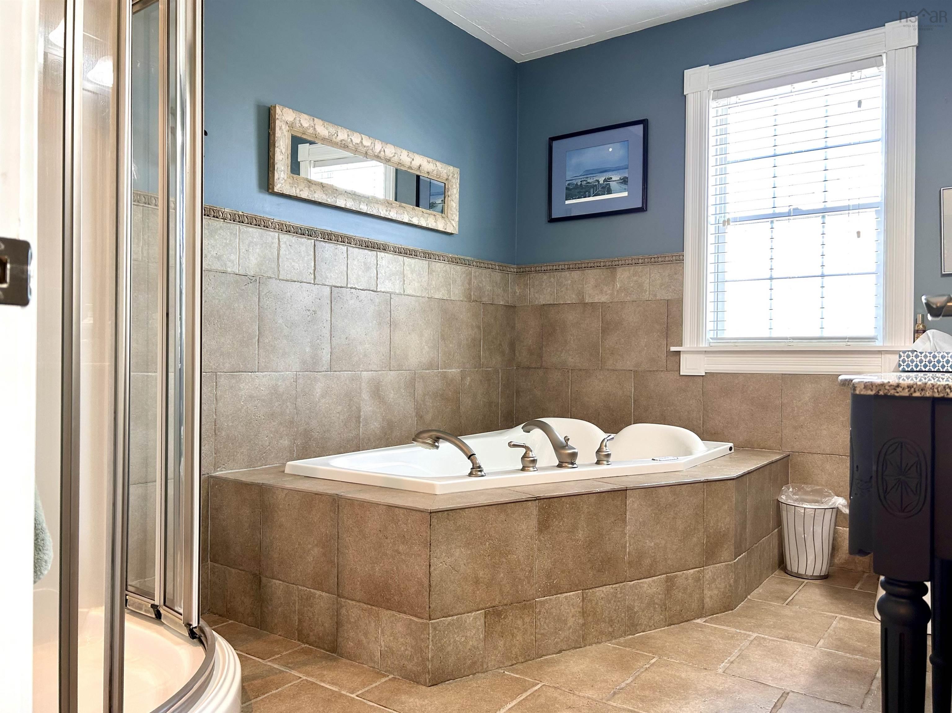 $599,900.00: 14 Marshview Drive, Amherst