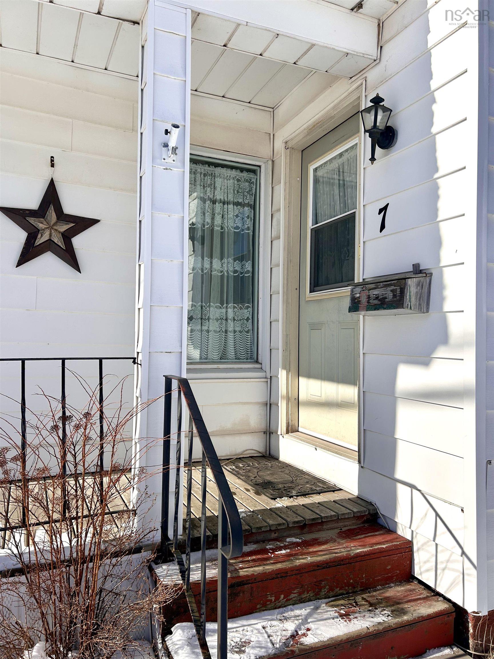 $169,900.00: 7 Cornwall Street, Amherst