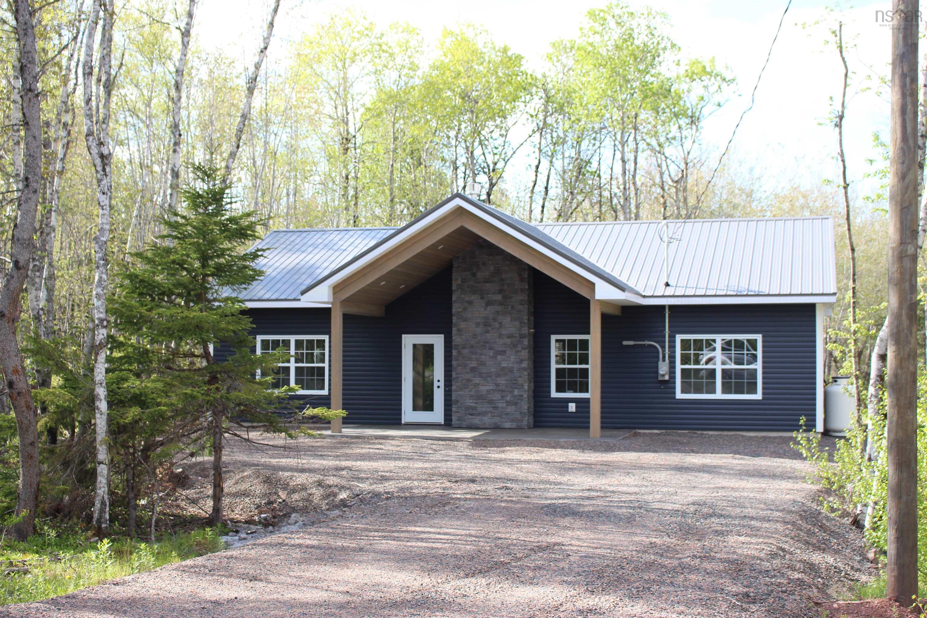 $399,900.00: 5915 Wentworth Collingwood Road, Wentworth