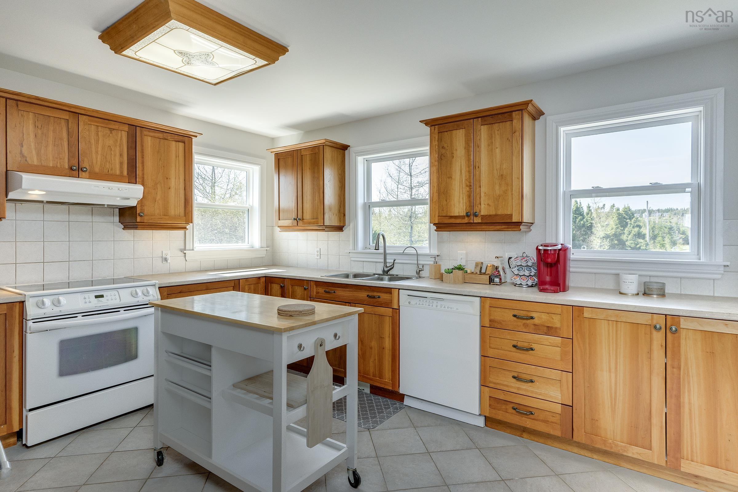 $749,900.00: 2066 Crowell Road, East Lawrencetown