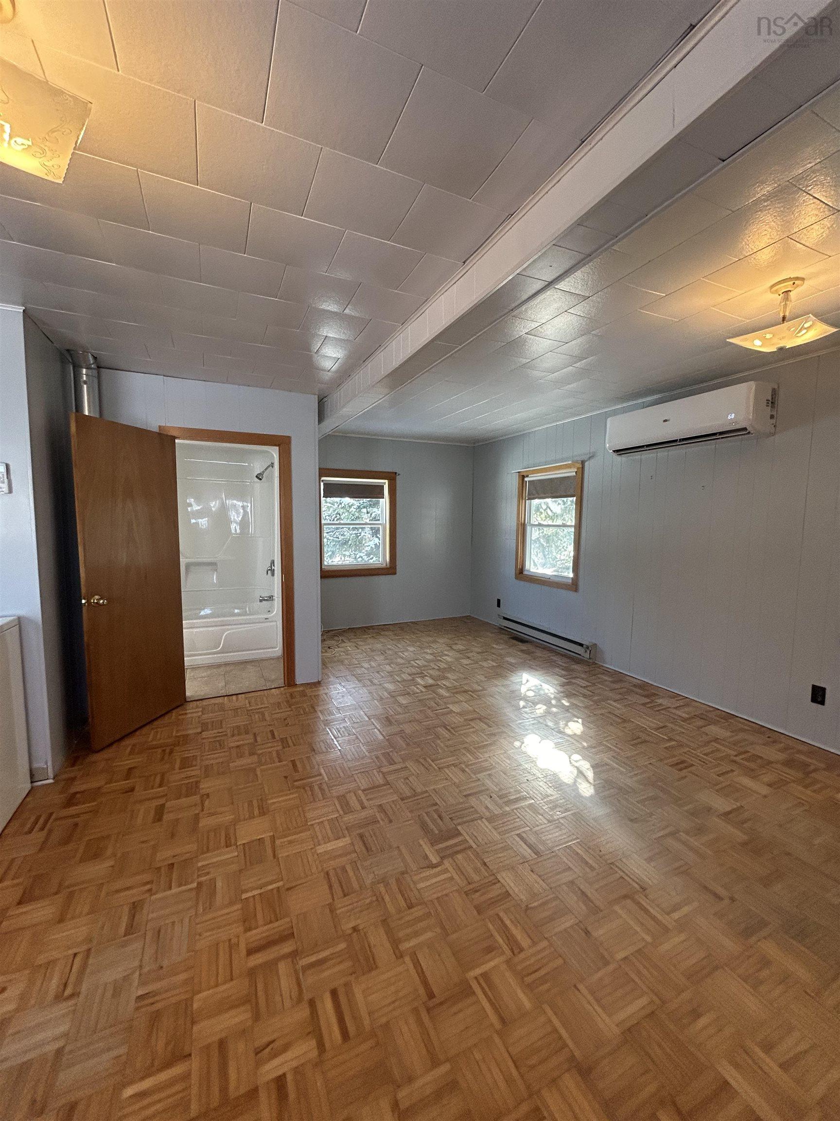 $158,000.00: 404 Lower Main Street, Oxford