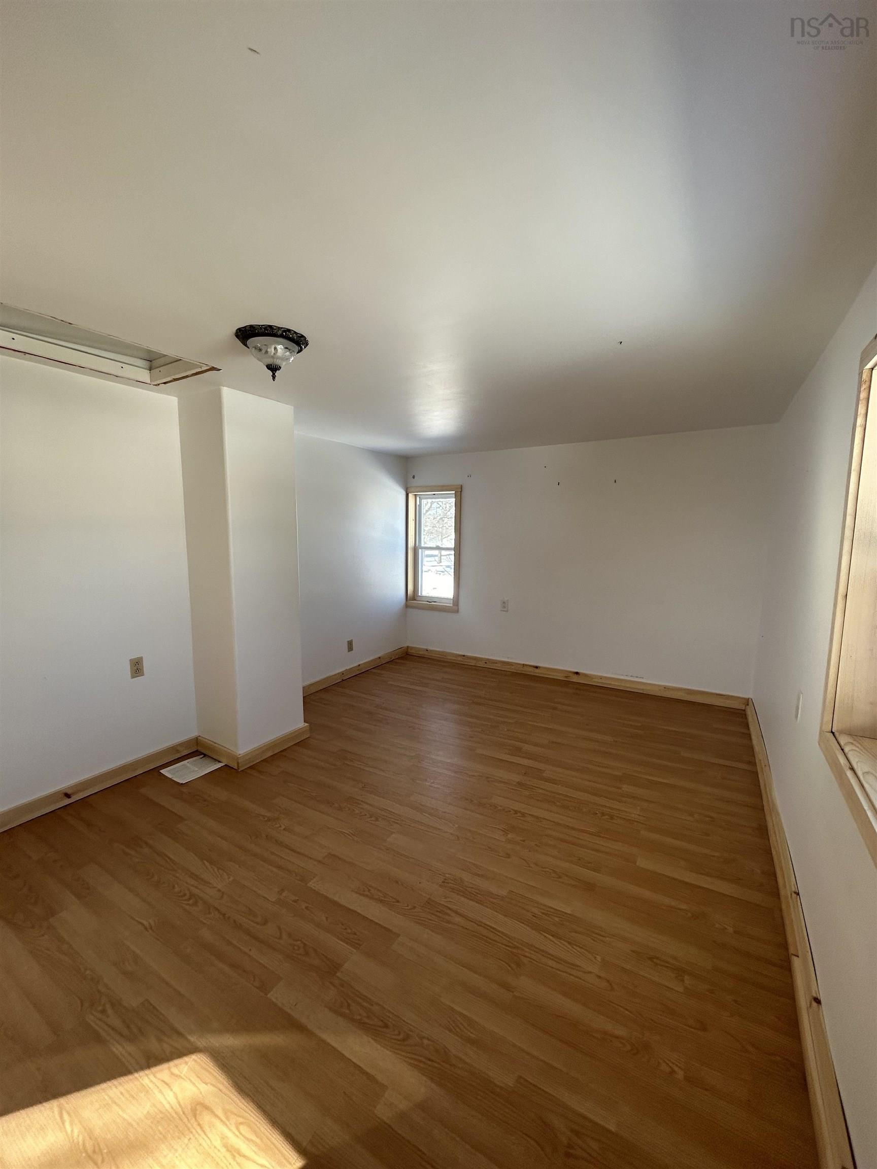 $158,000.00: 404 Lower Main Street, Oxford