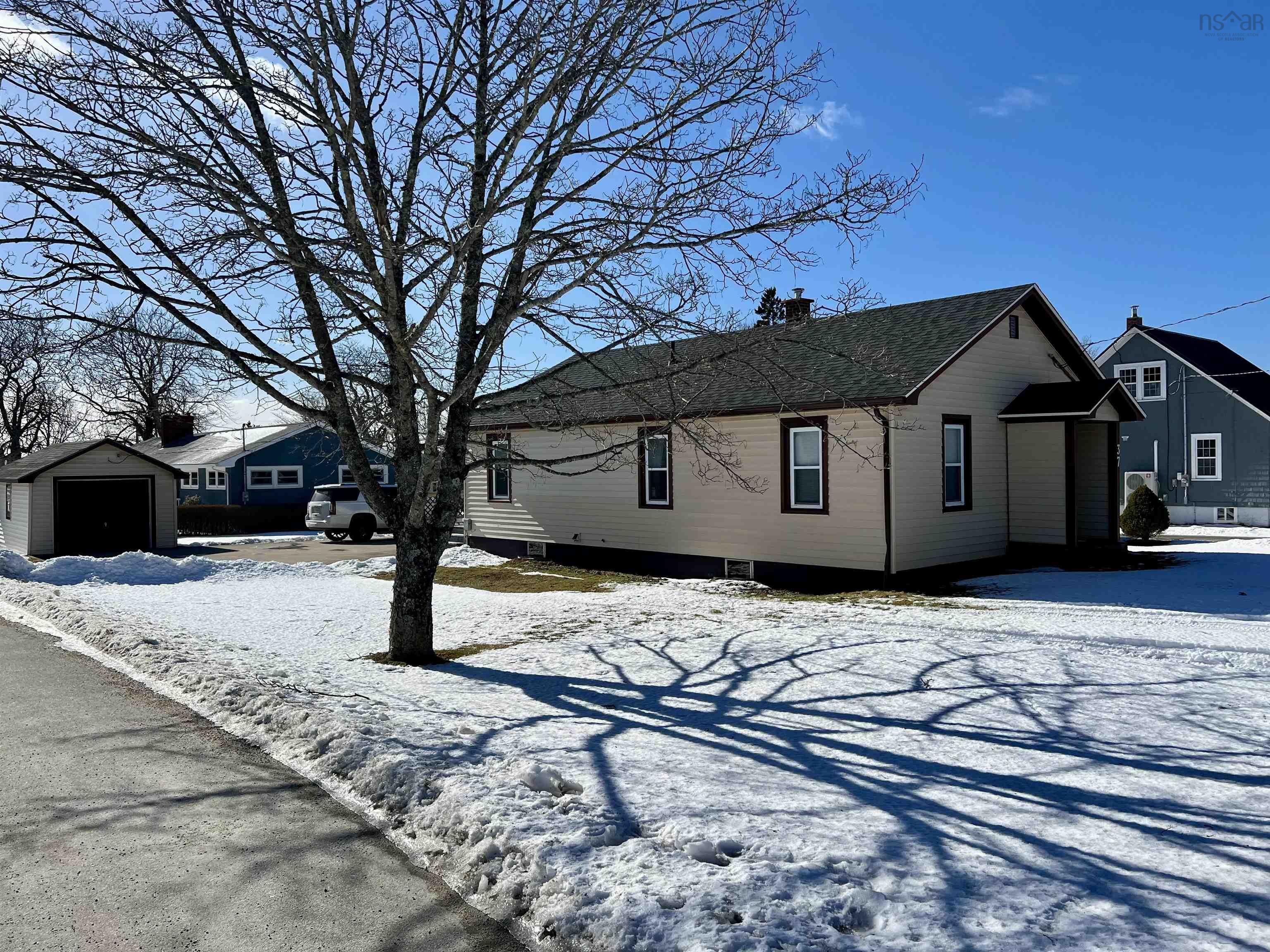 $220,000.00: 37 Elm Street, Yarmouth