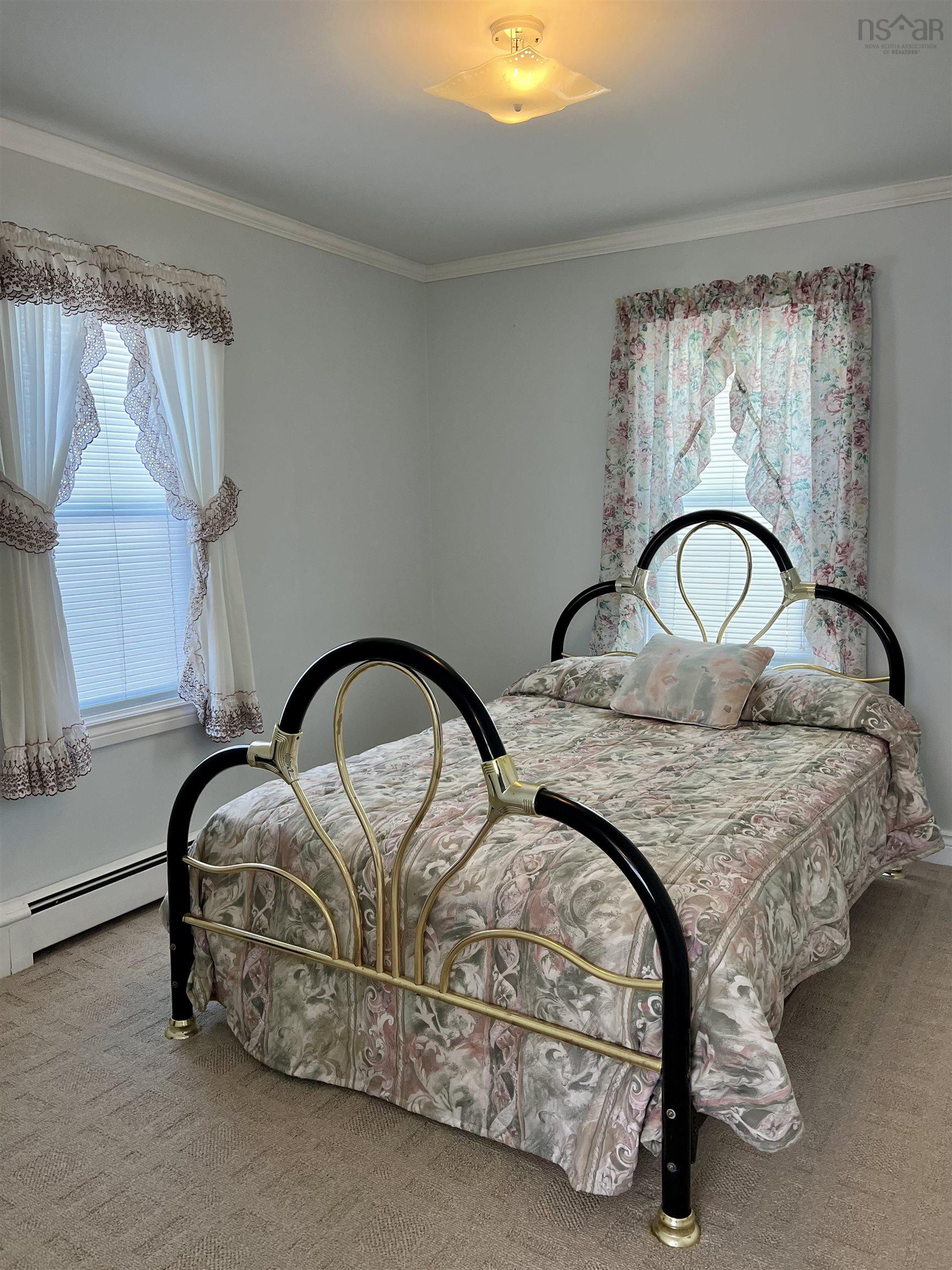 $220,000.00: 37 Elm Street, Yarmouth