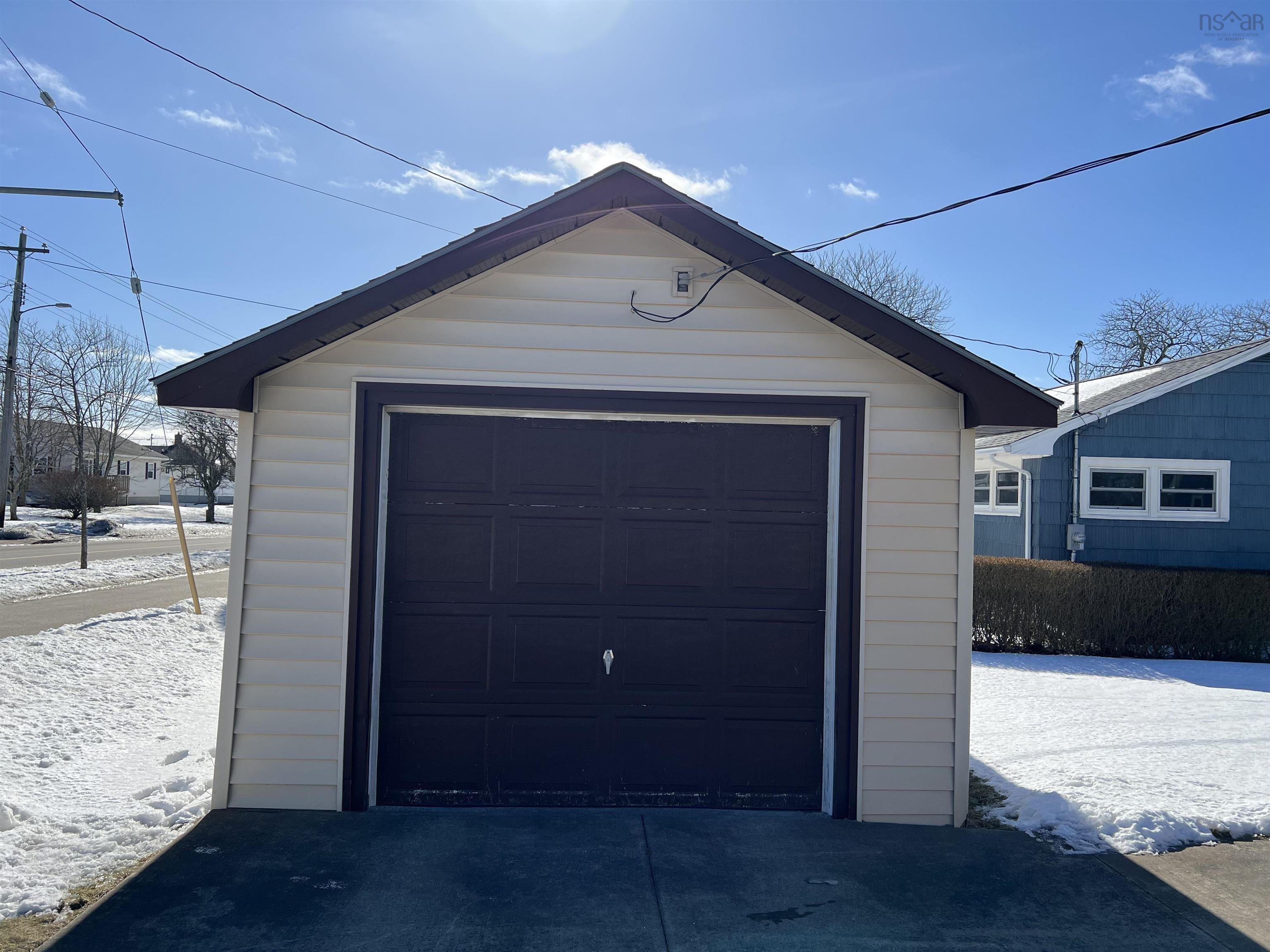 $220,000.00: 37 Elm Street, Yarmouth