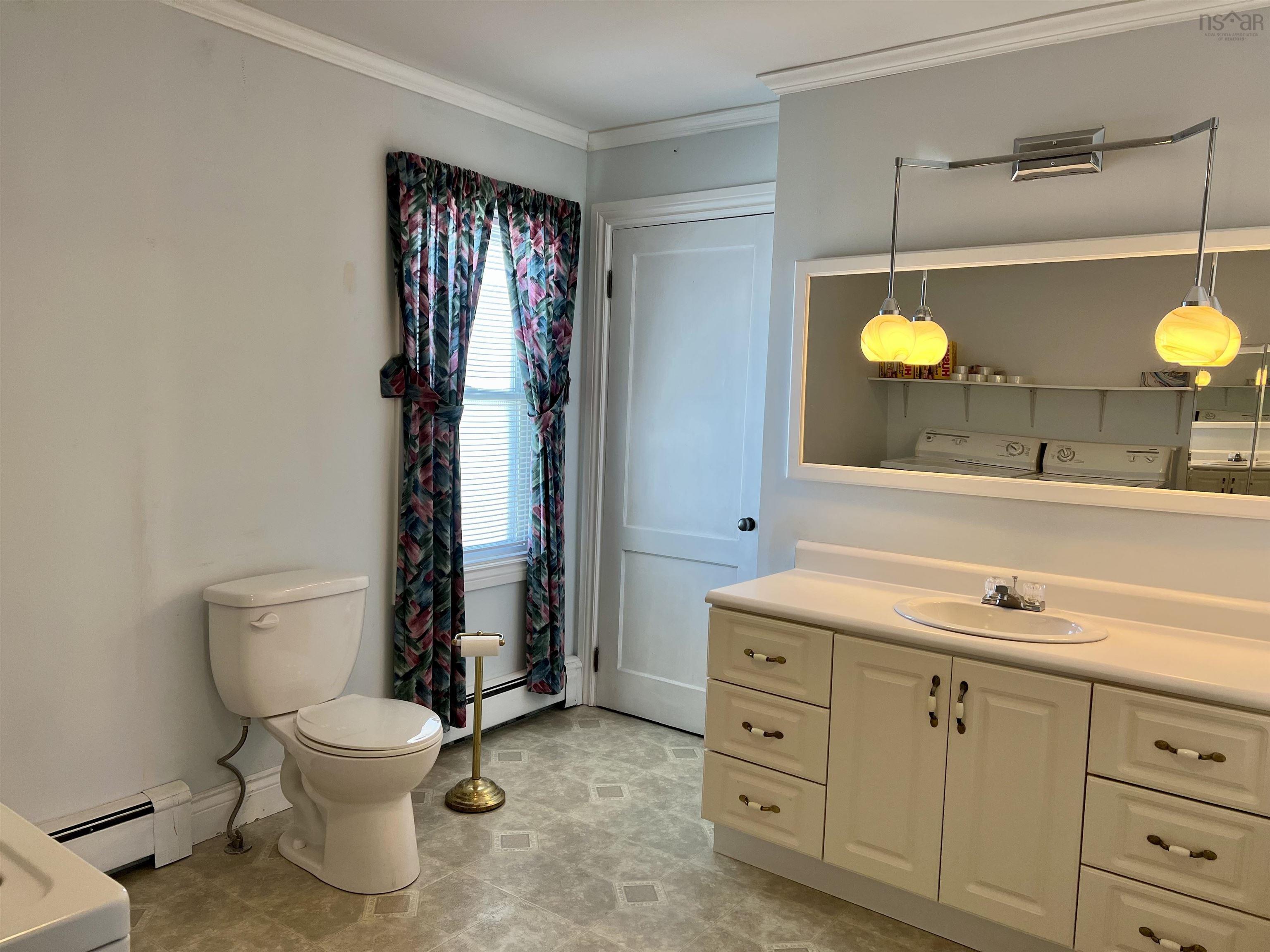 $220,000.00: 37 Elm Street, Yarmouth