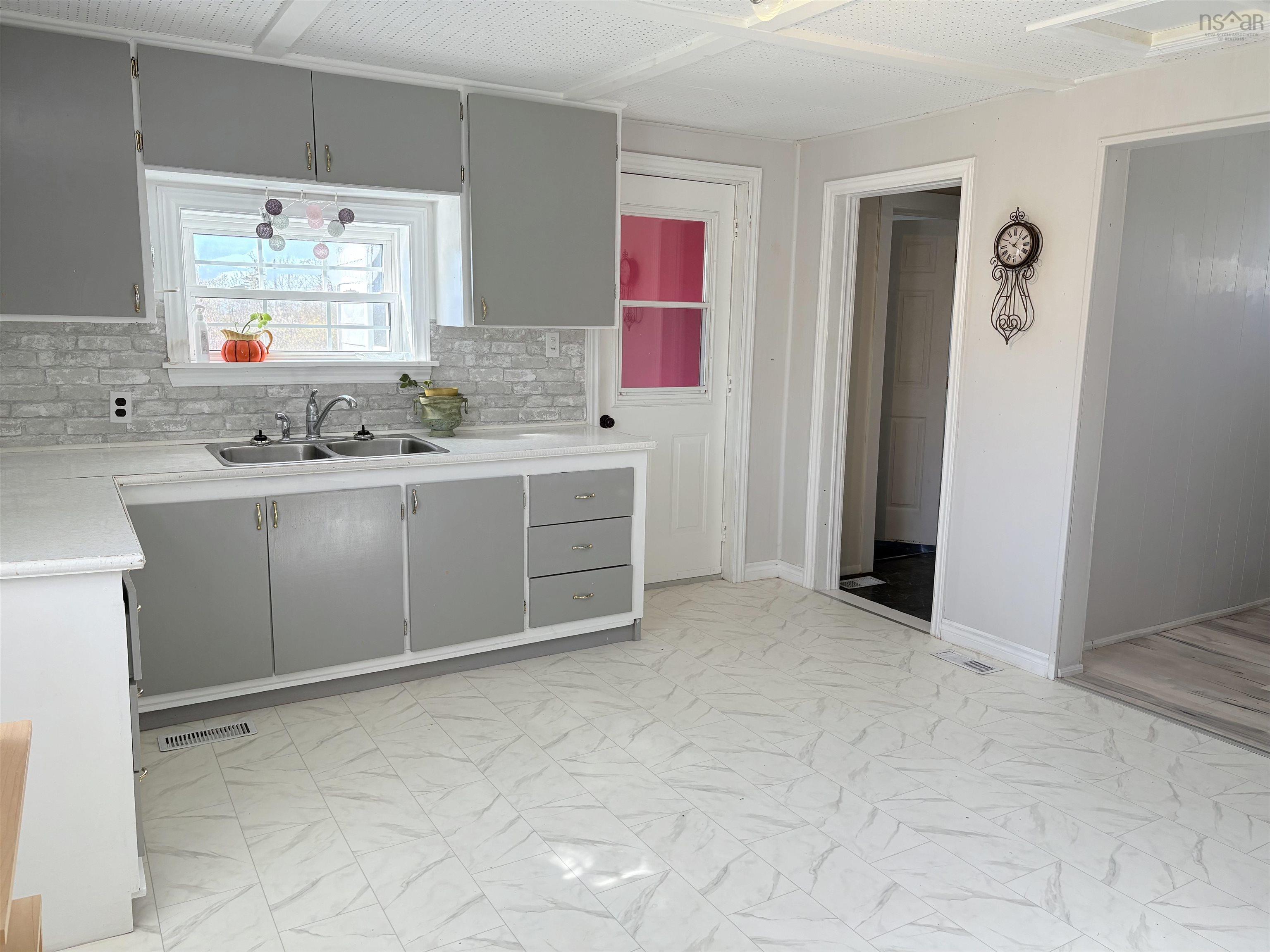 $229,999.00: 1716 Sandy Point Road, Sandy Point