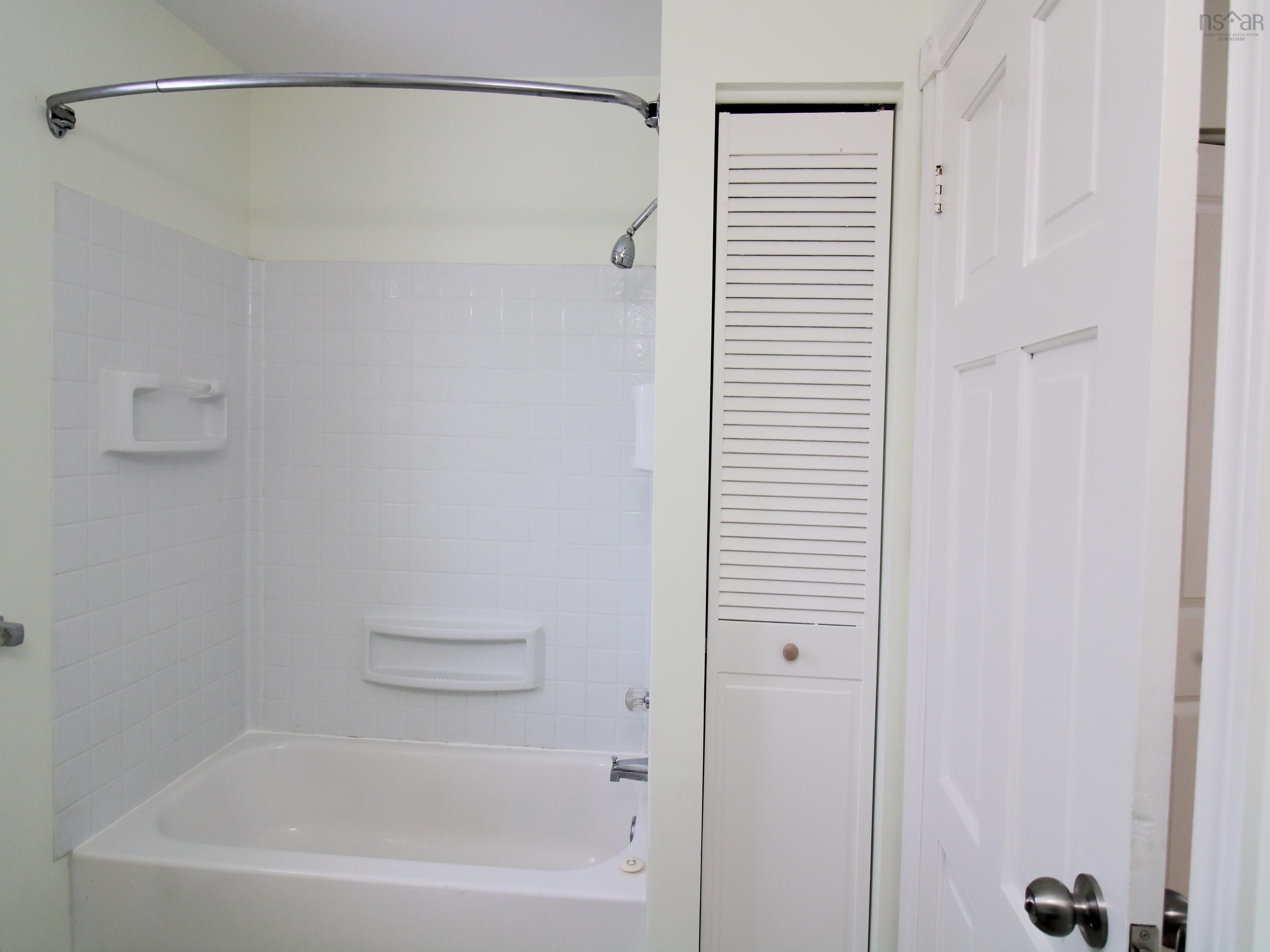 $425,000.00: 26 Viscaya Place, Dartmouth