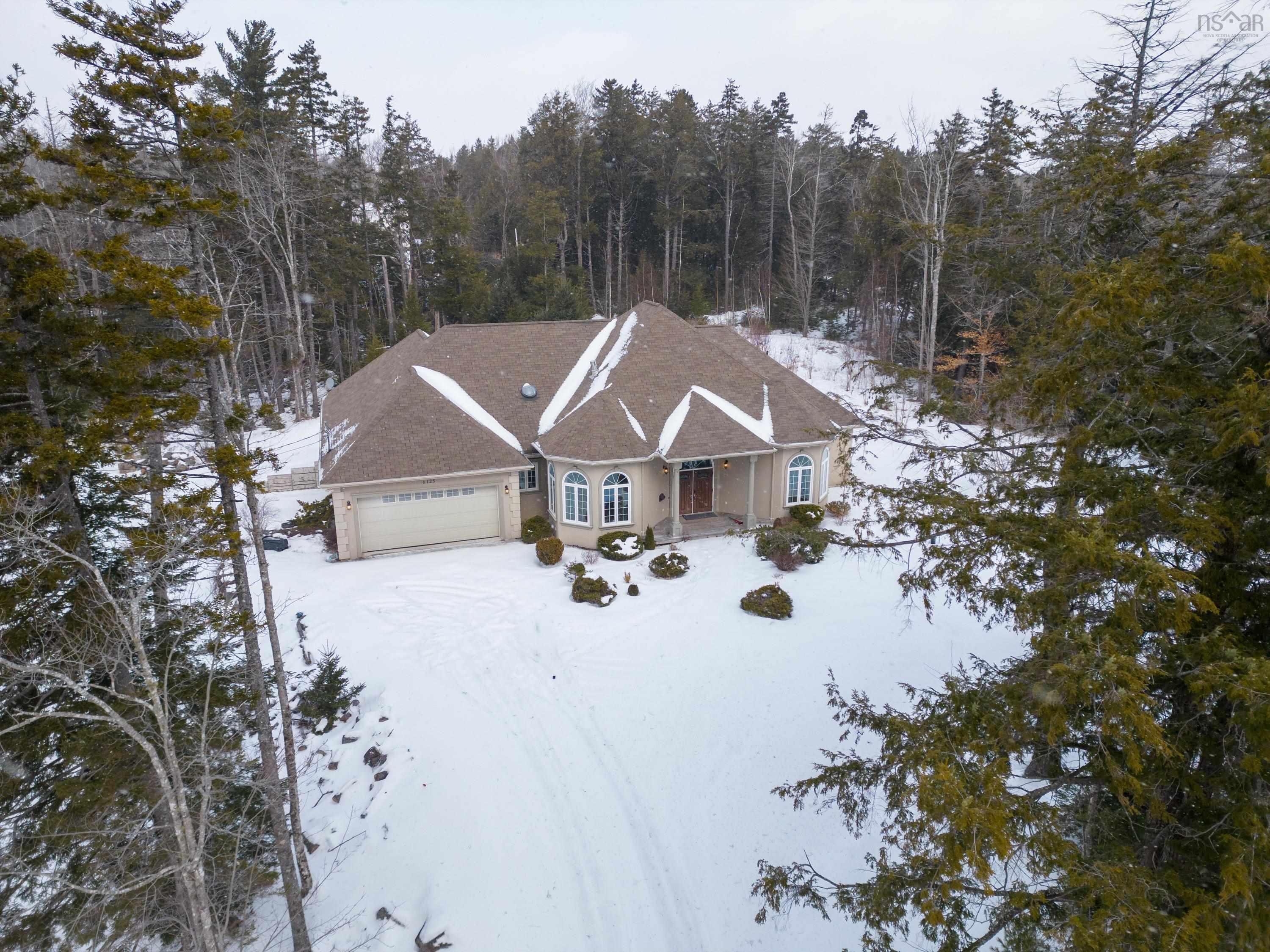 $759,900.00: 6125 Highway 2, Oakfield