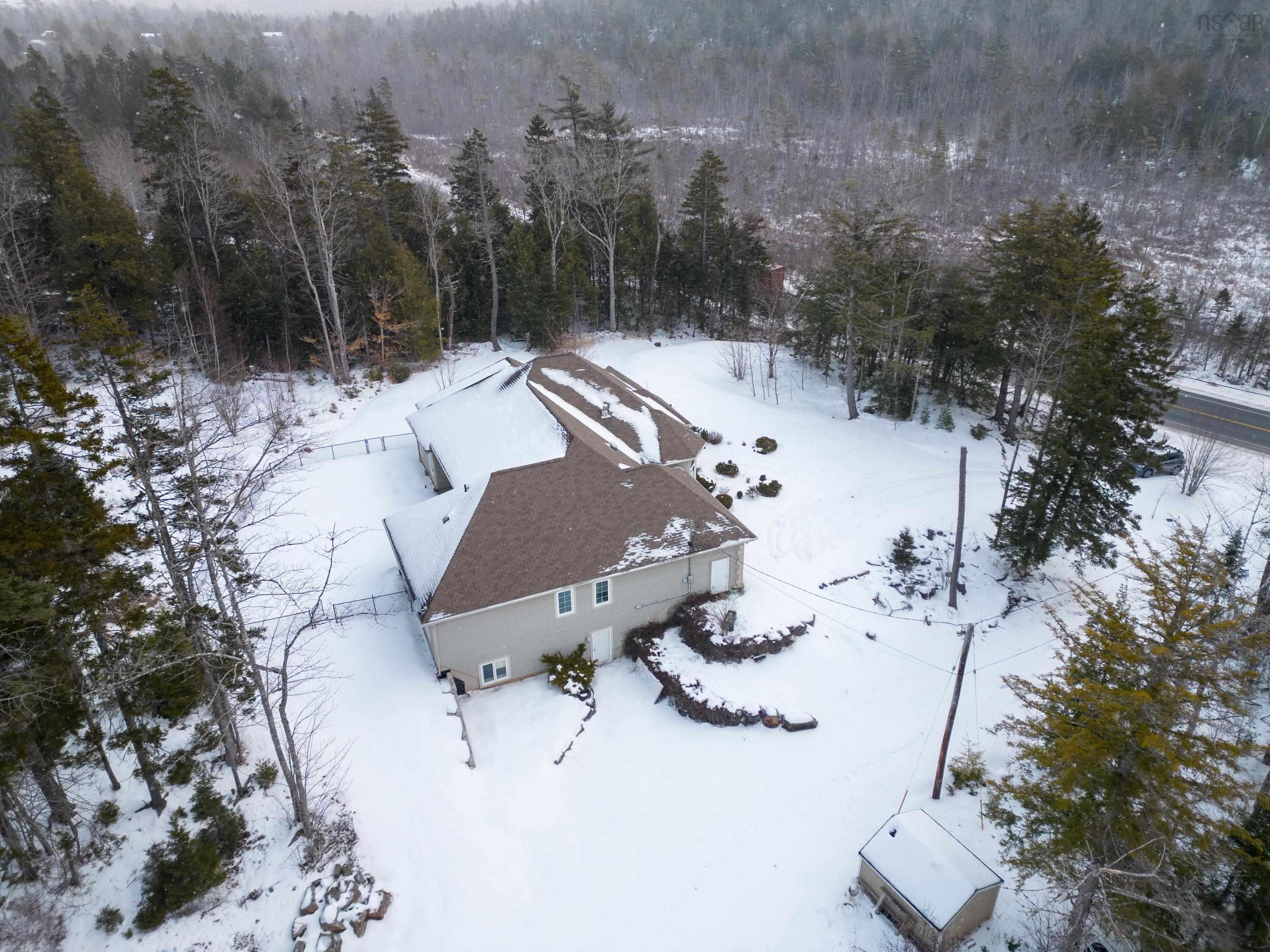 $759,900.00: 6125 Highway 2, Oakfield