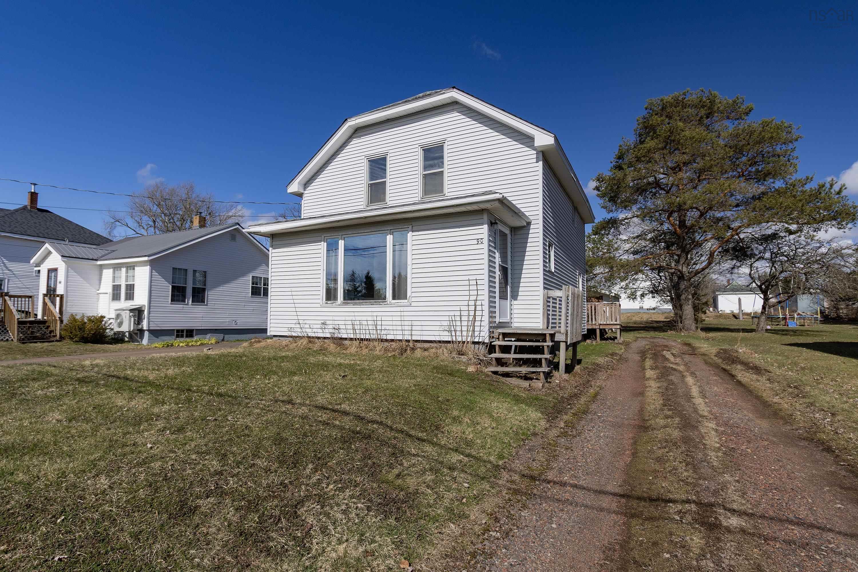 90 Mcfarlane Street, Springhill, NS (MLS 202503247)