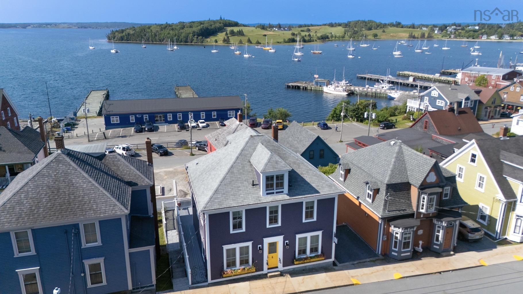208 Pelham Street, Lunenburg, NS (MLS® 202503264)
