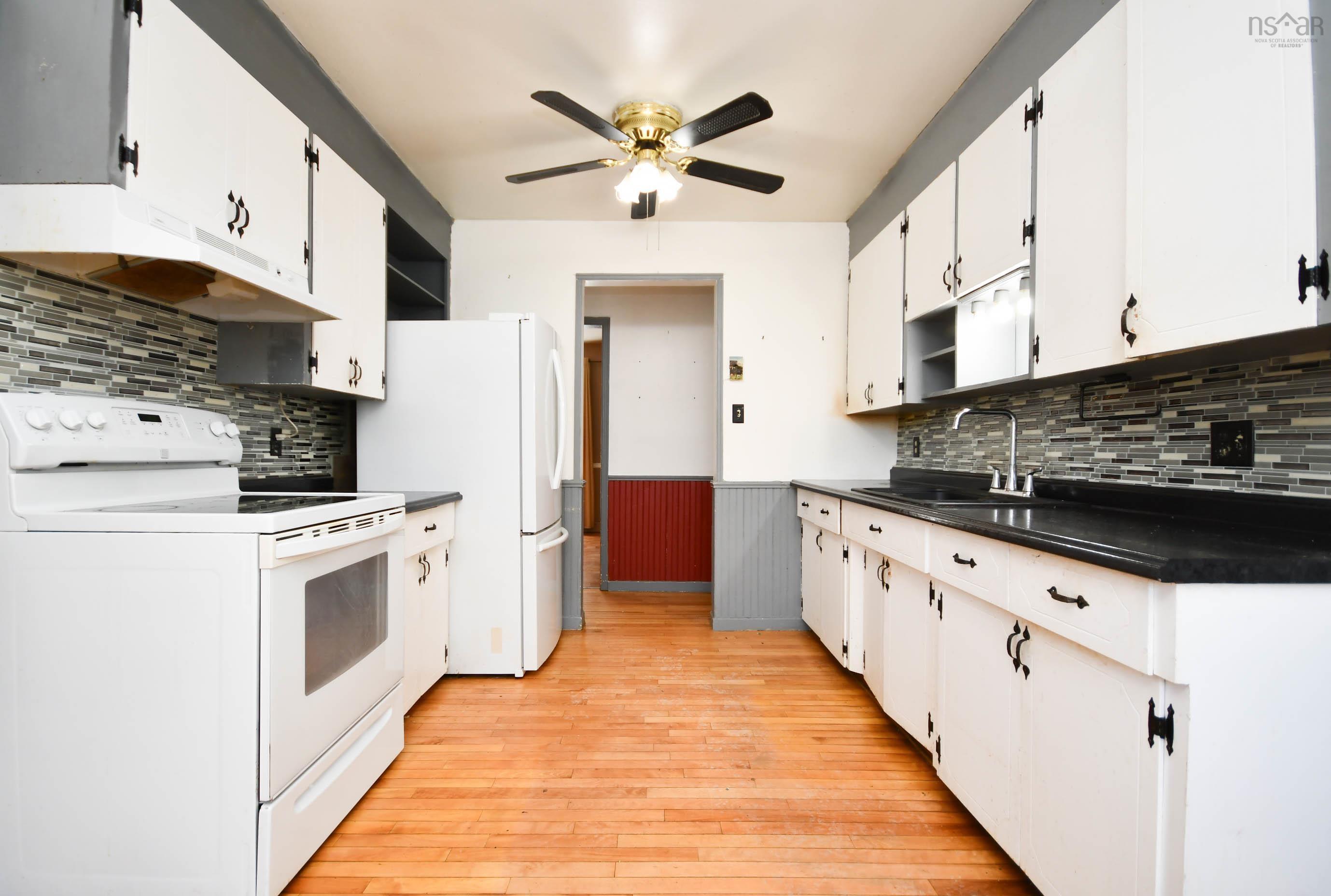 $499,900.00: 7 Main Street, Bedford
