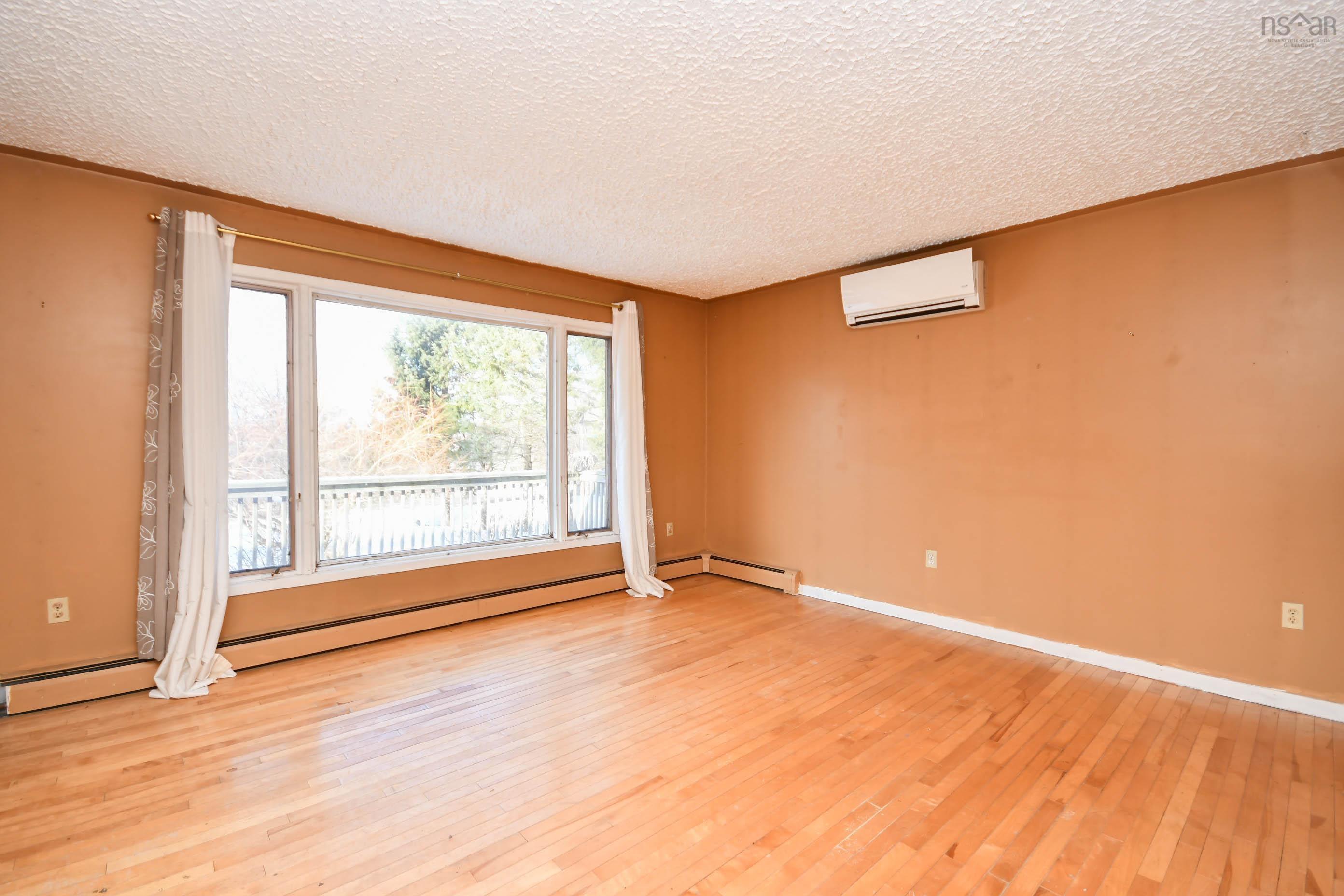 $499,900.00: 7 Main Street, Bedford