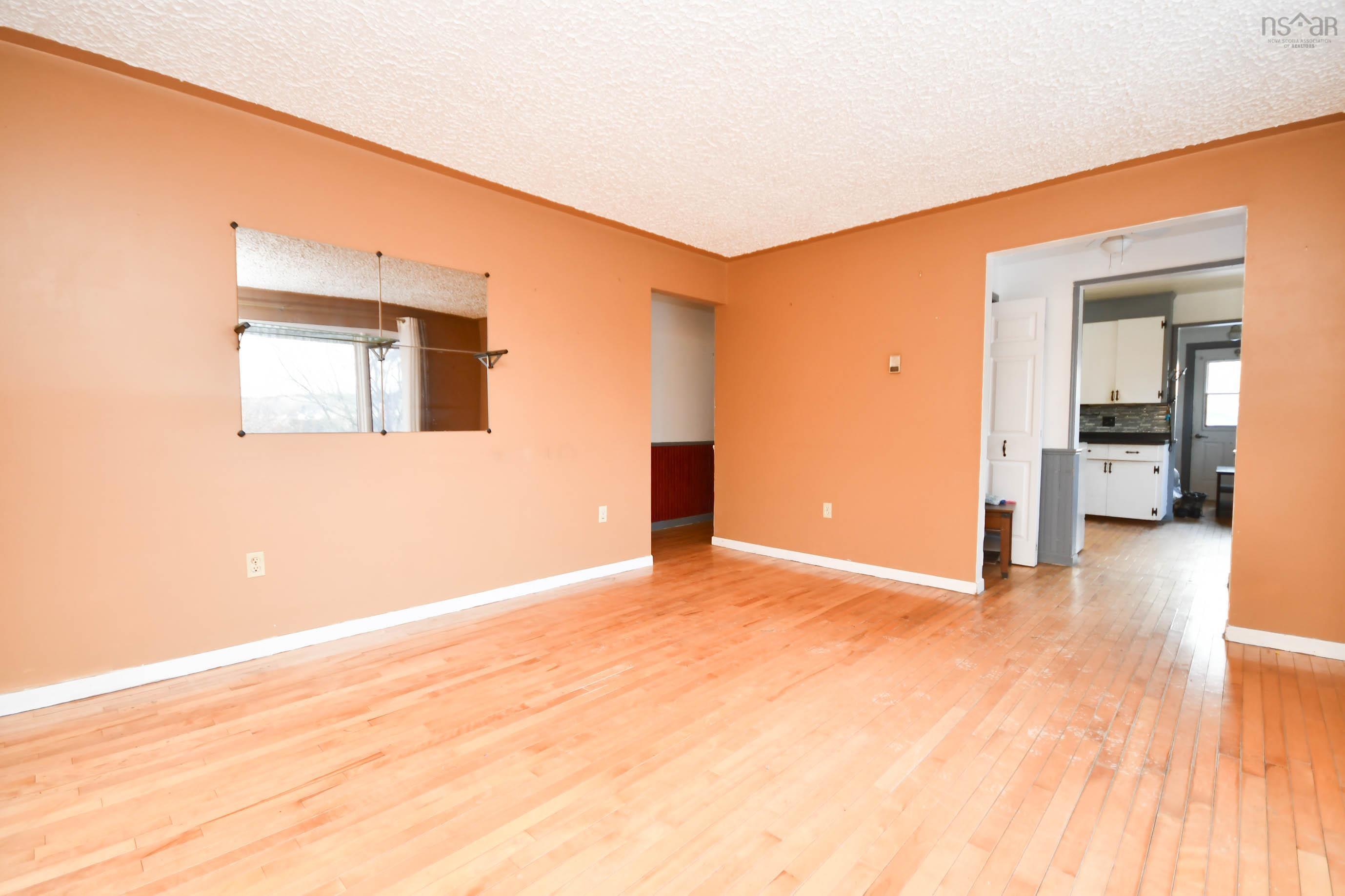 $499,900.00: 7 Main Street, Bedford