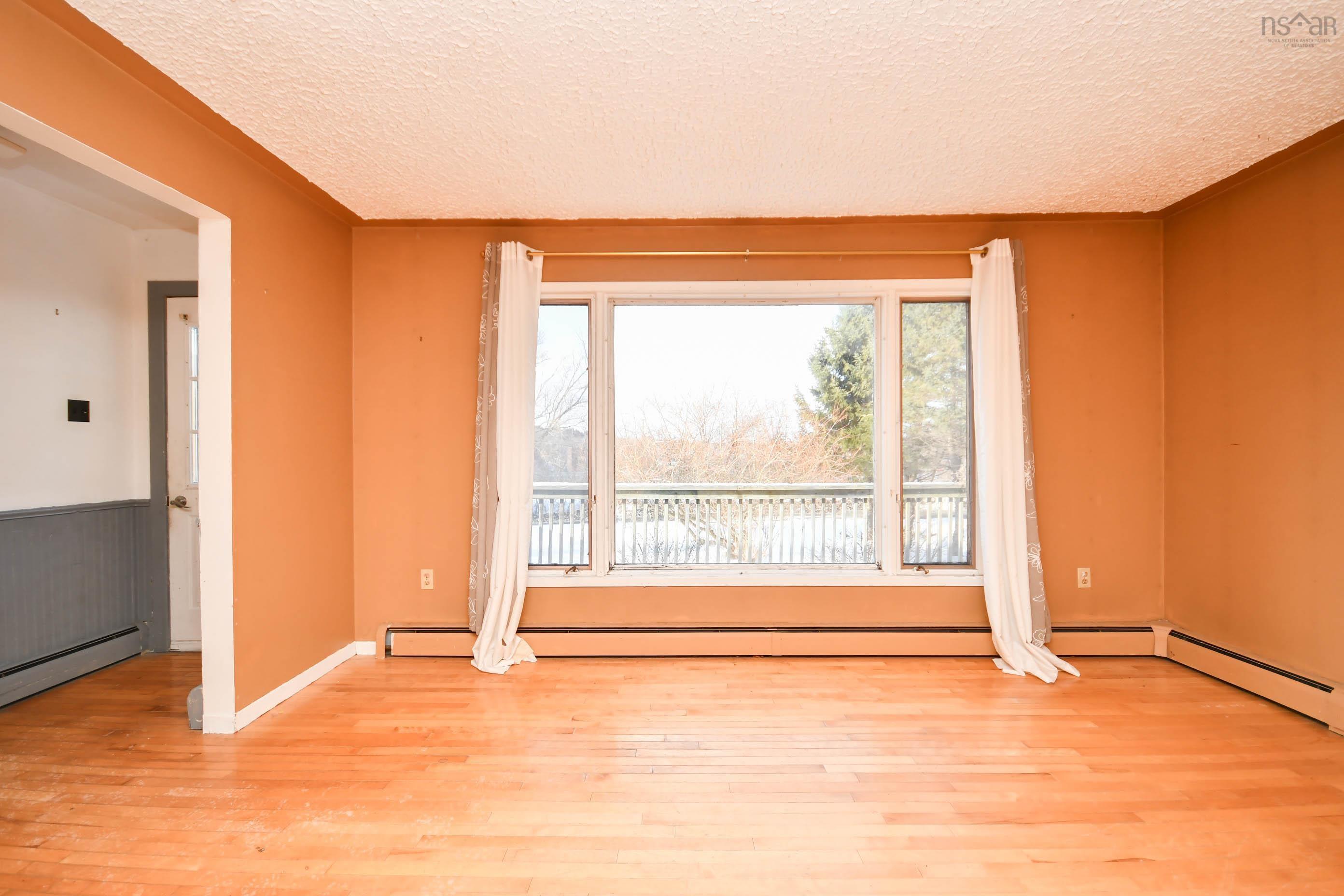 $499,900.00: 7 Main Street, Bedford