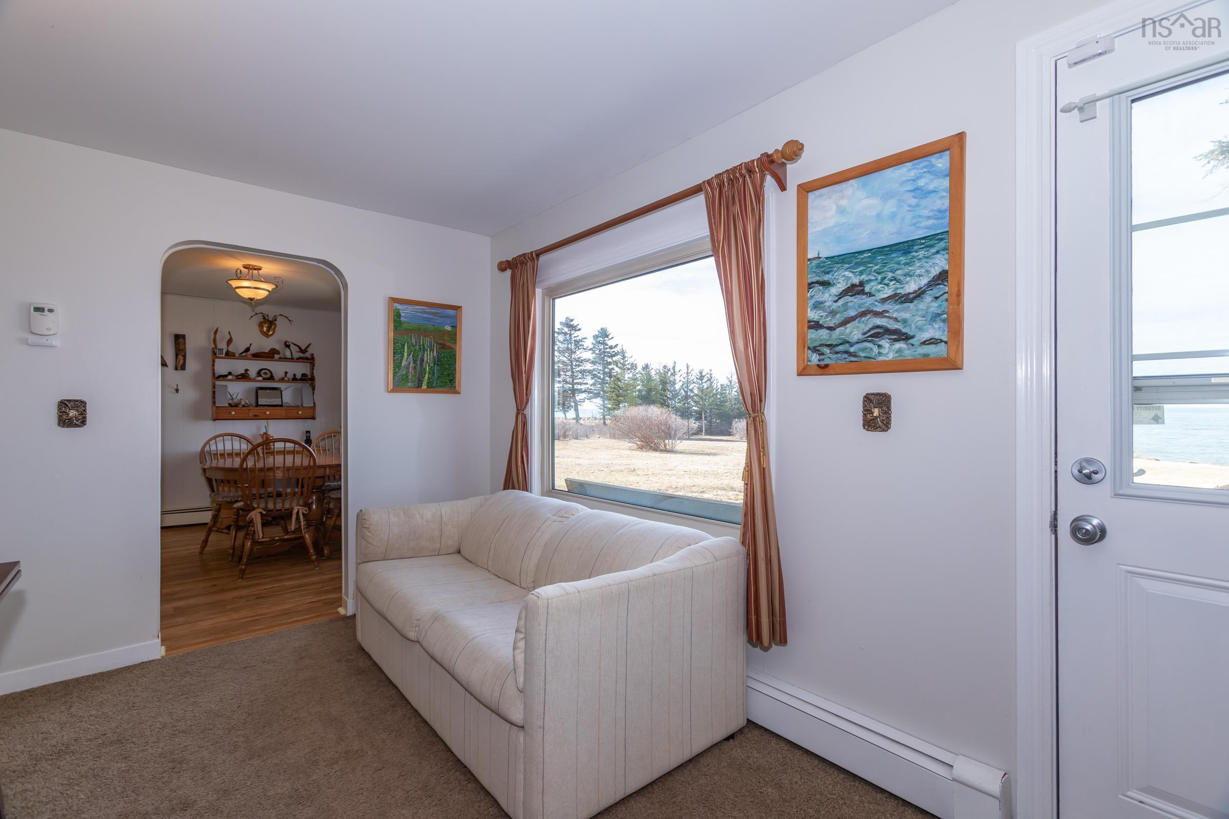 $529,000.00: 2014 Hampton Mountain Road, Hampton
