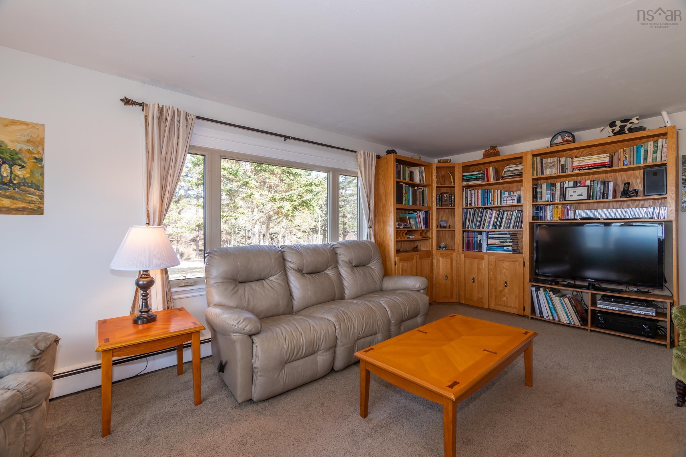 $529,000.00: 2014 Hampton Mountain Road, Hampton