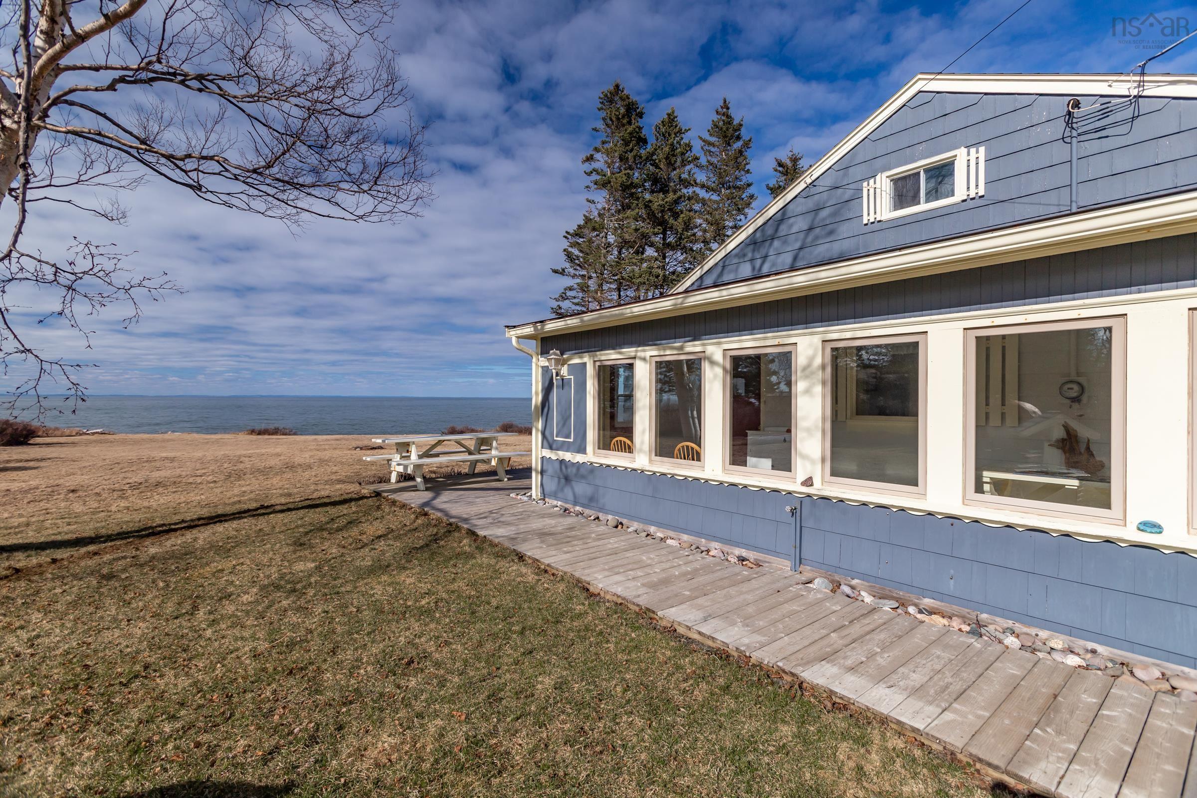 $529,000.00: 2014 Hampton Mountain Road, Hampton