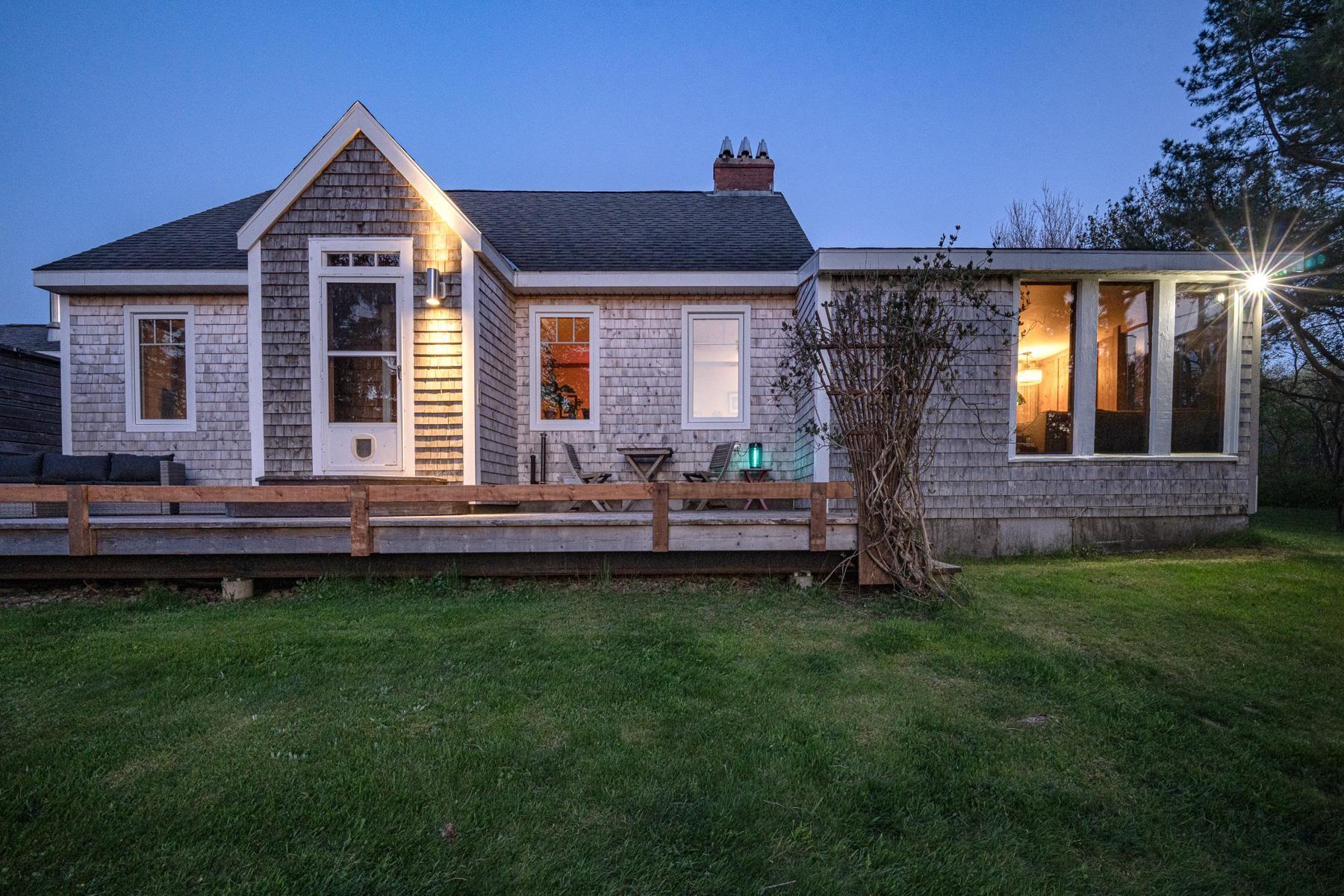 $799,000.00: 7959 Highway 101, Barton