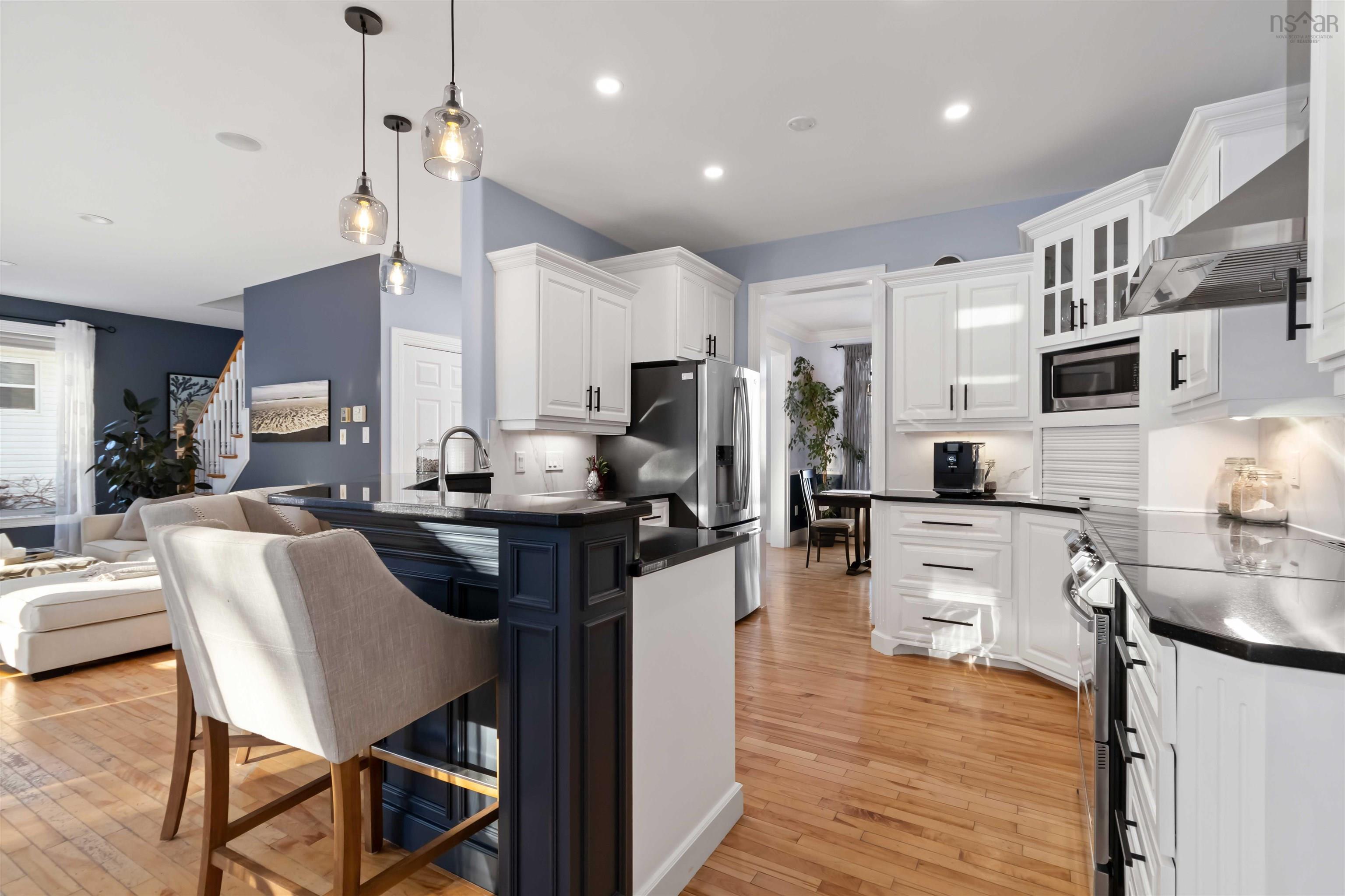 $899,900.00: 12 Walnut  Hall, Dartmouth