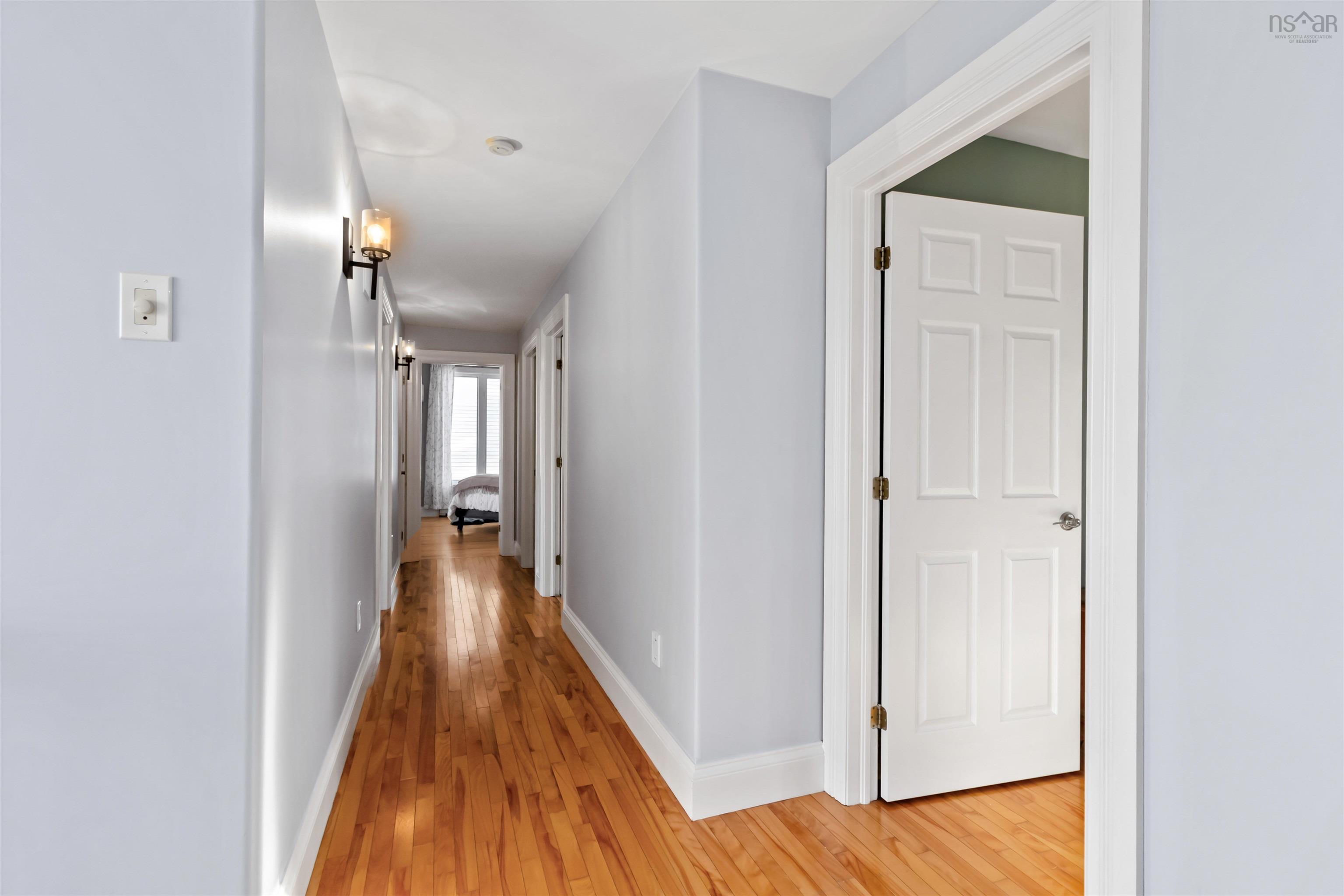 $899,900.00: 12 Walnut  Hall, Dartmouth