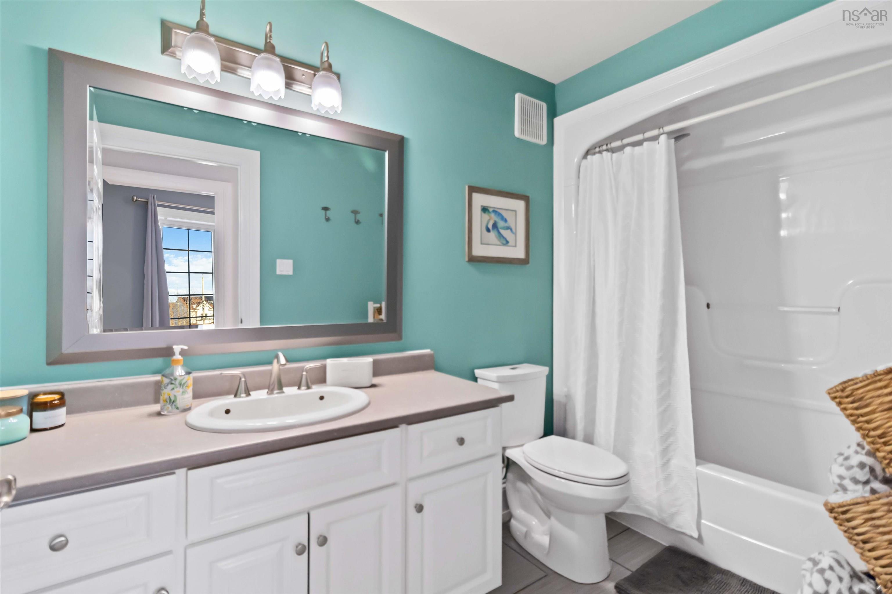 $899,900.00: 12 Walnut  Hall, Dartmouth