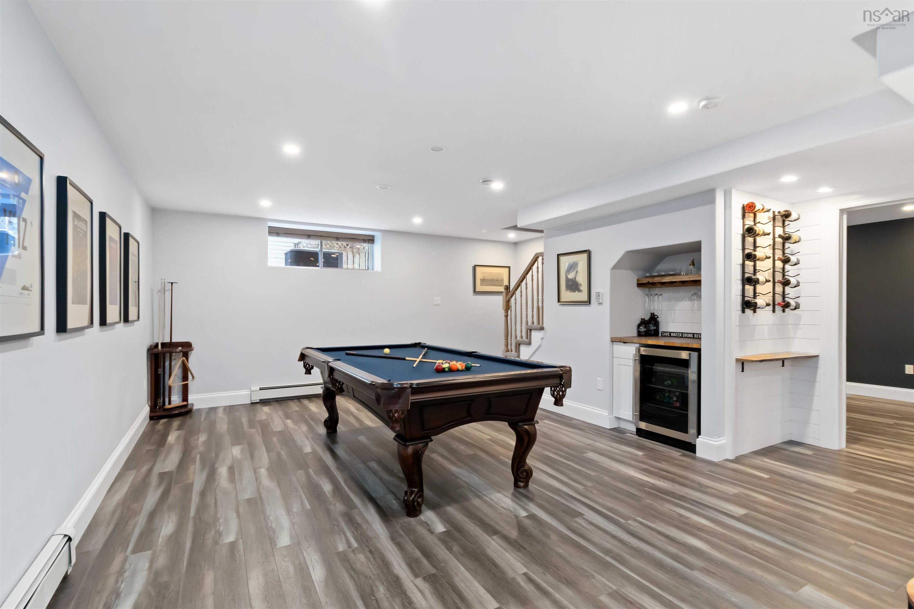 $899,900.00: 12 Walnut  Hall, Dartmouth
