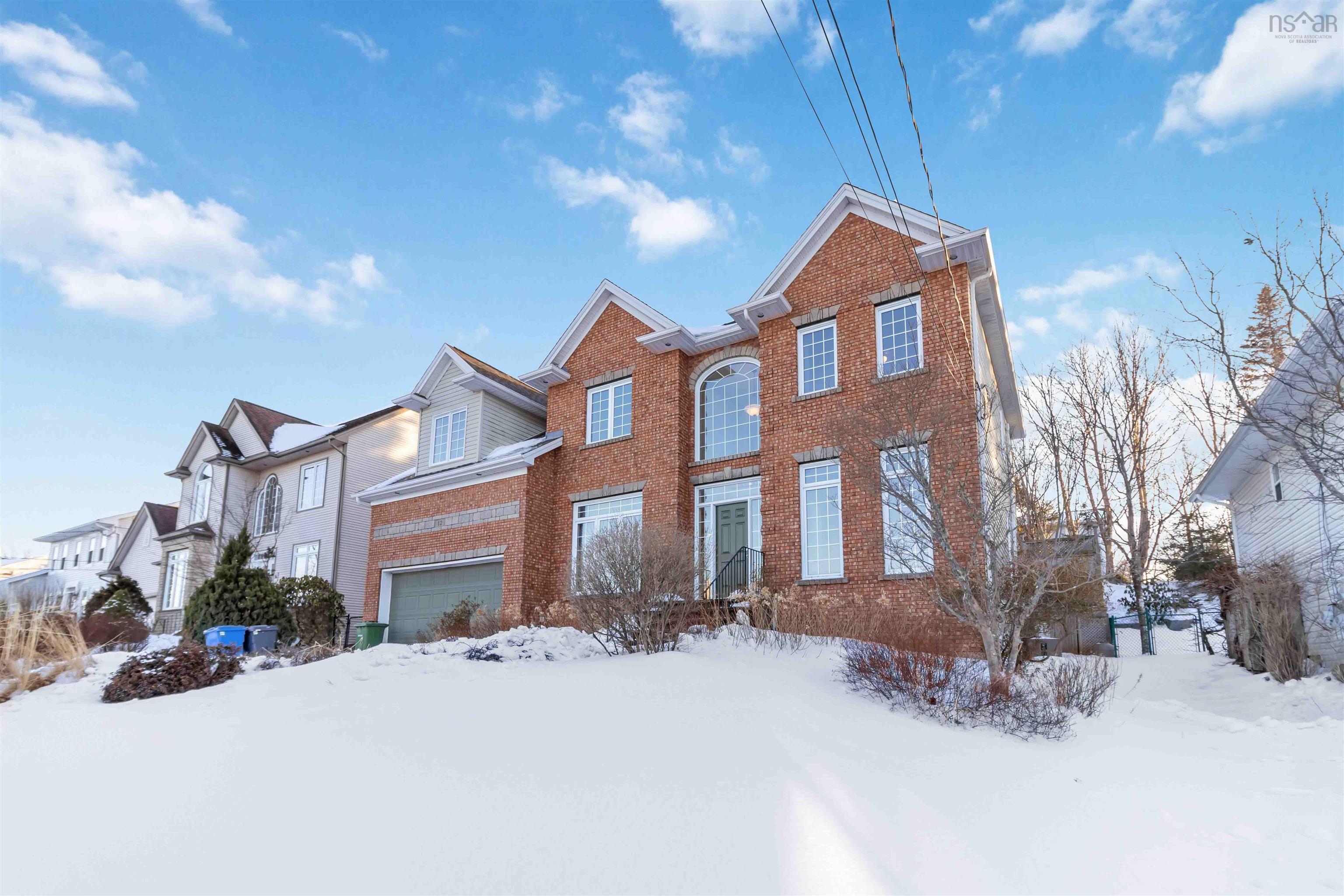 $899,900.00: 12 Walnut  Hall, Dartmouth