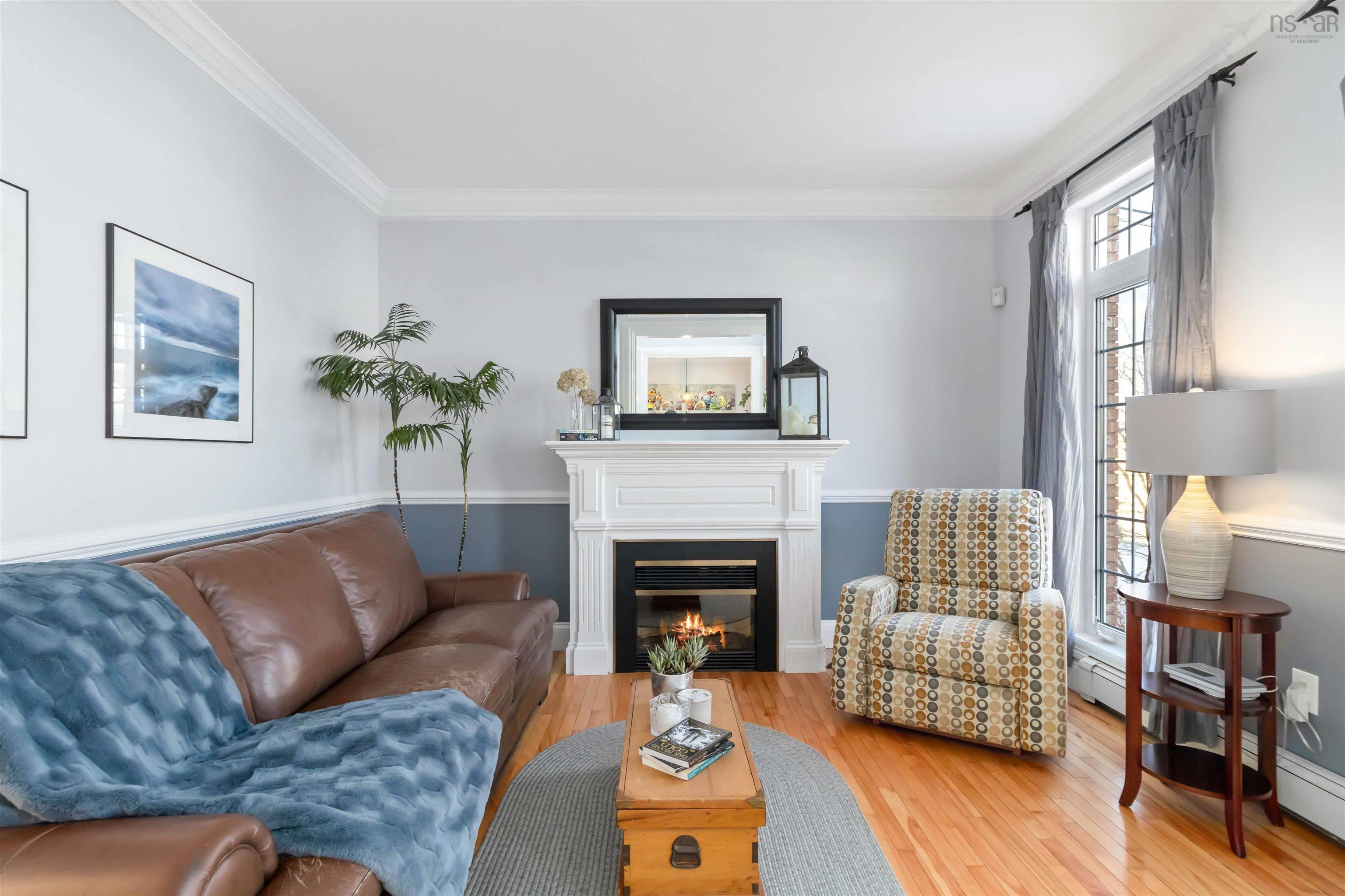 $899,900.00: 12 Walnut  Hall, Dartmouth