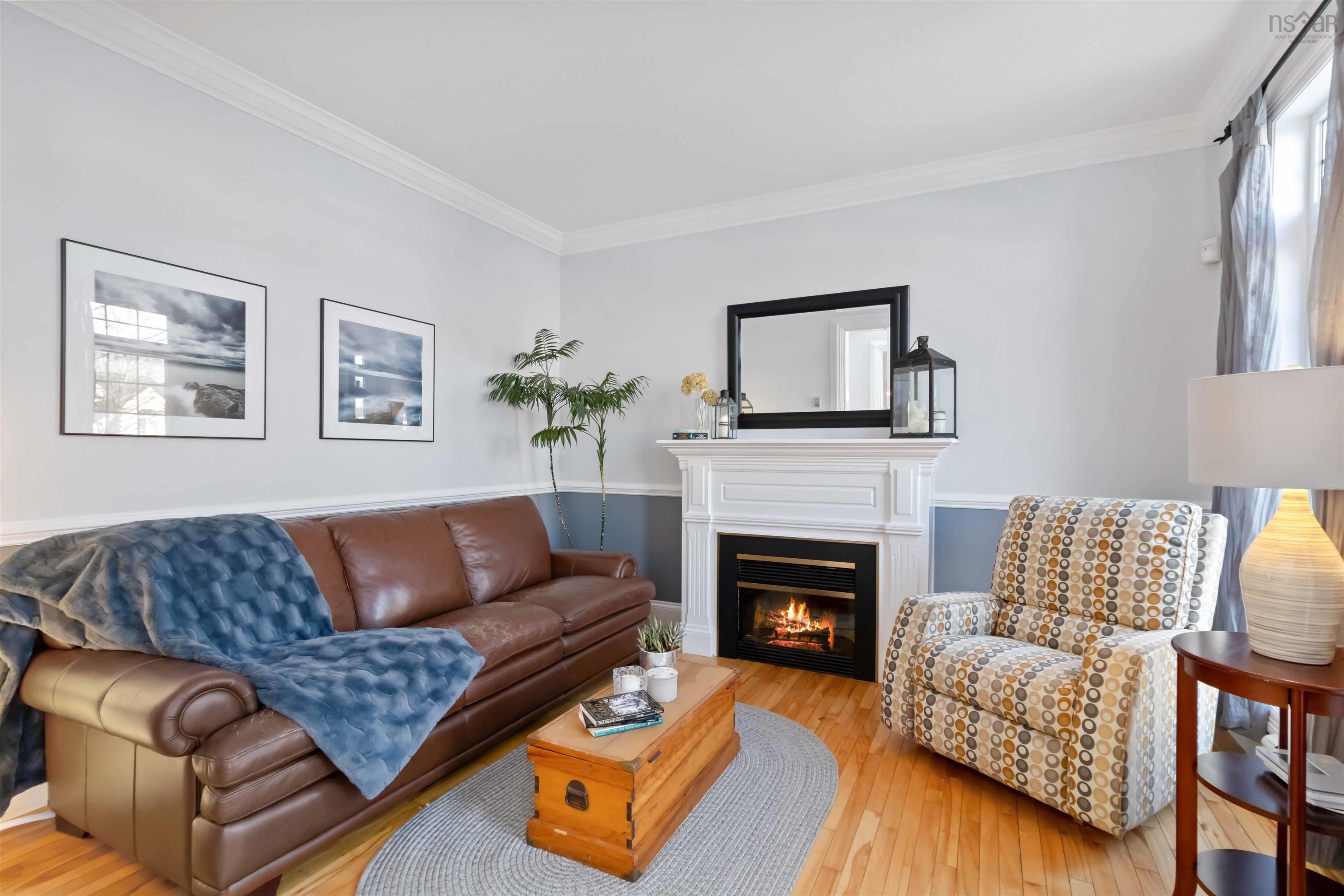 $899,900.00: 12 Walnut  Hall, Dartmouth