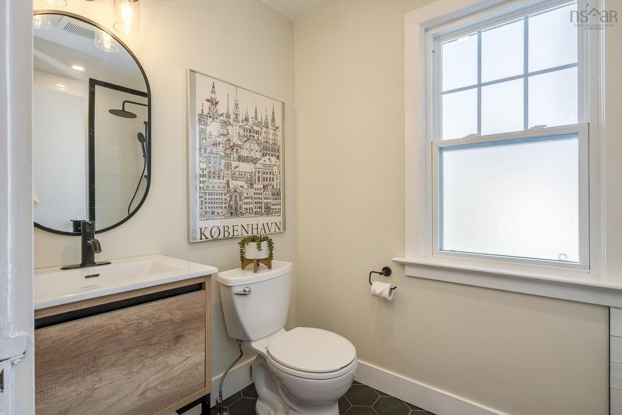 $659,900.00: 2 Shady Lane, Halifax