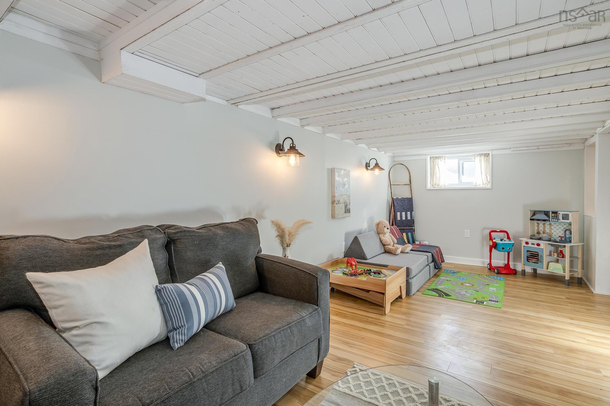 $659,900.00: 2 Shady Lane, Halifax