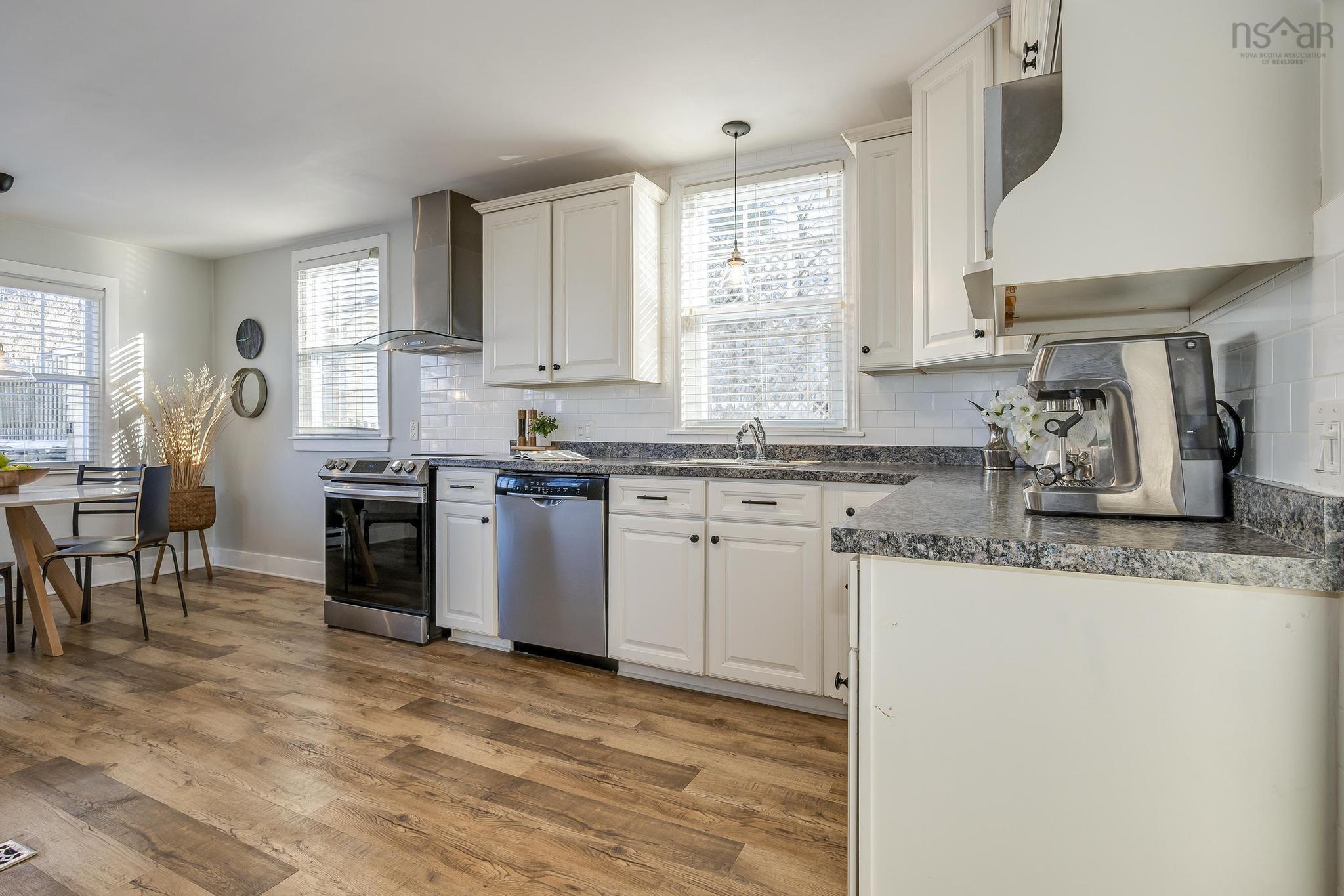 $659,900.00: 2 Shady Lane, Halifax