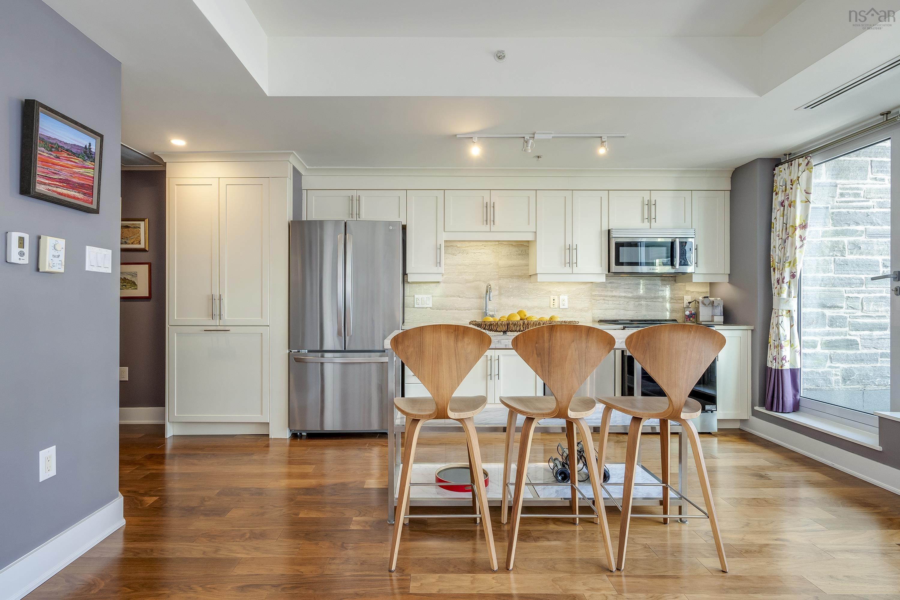 $425,000.00: 206 31 Kings Wharf Place, Dartmouth