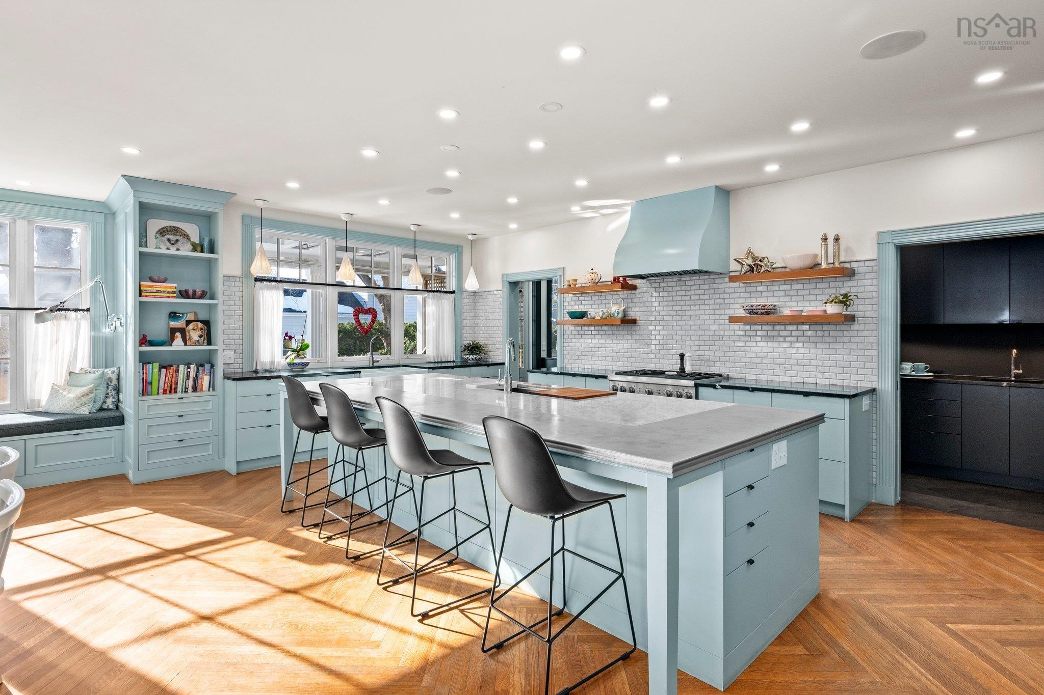 $2,695,000.00: 1936 Bloomingdale Terrace, Halifax