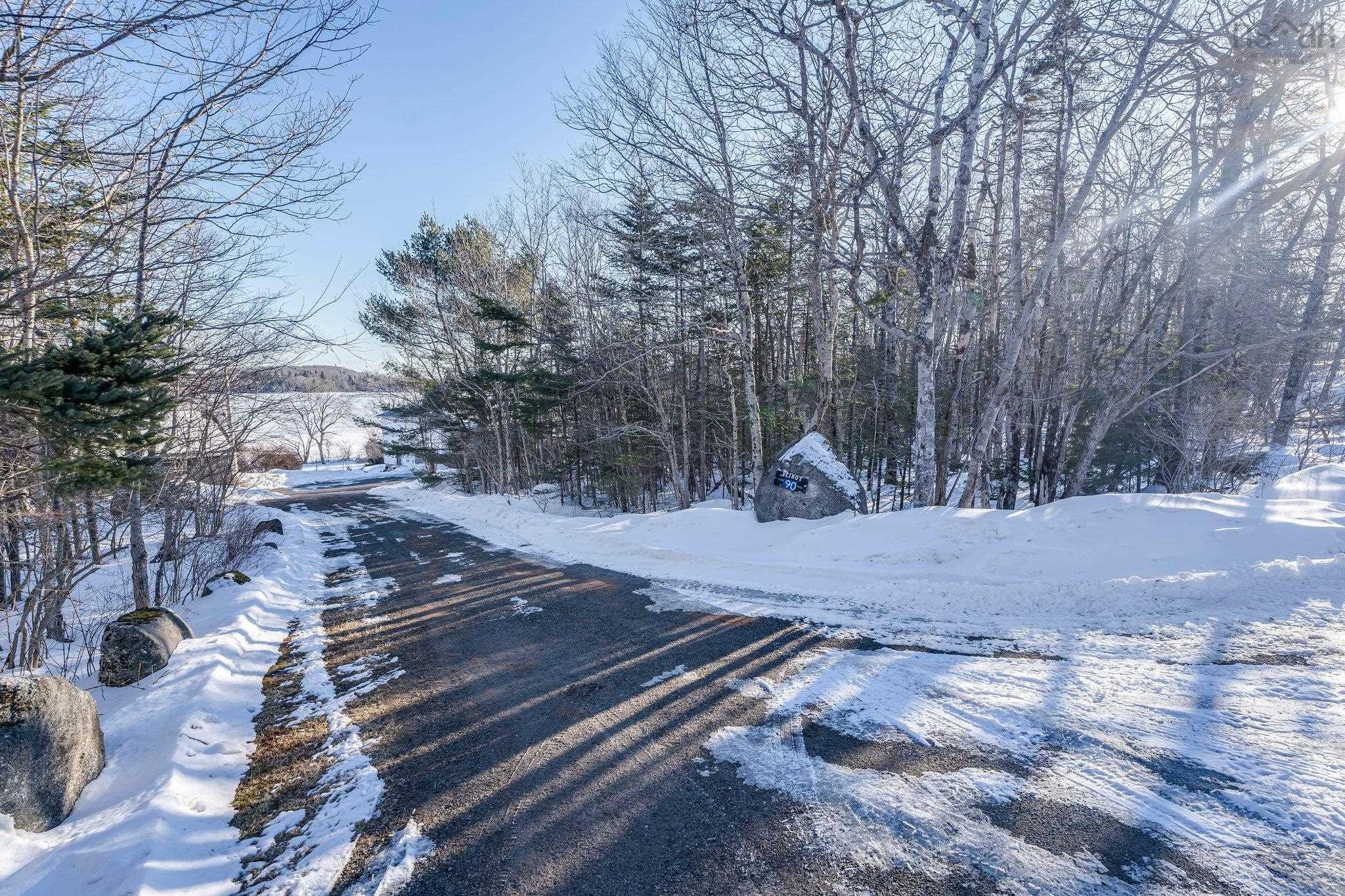 $624,900.00: 90 Foxberry Lane, Hatchet Lake
