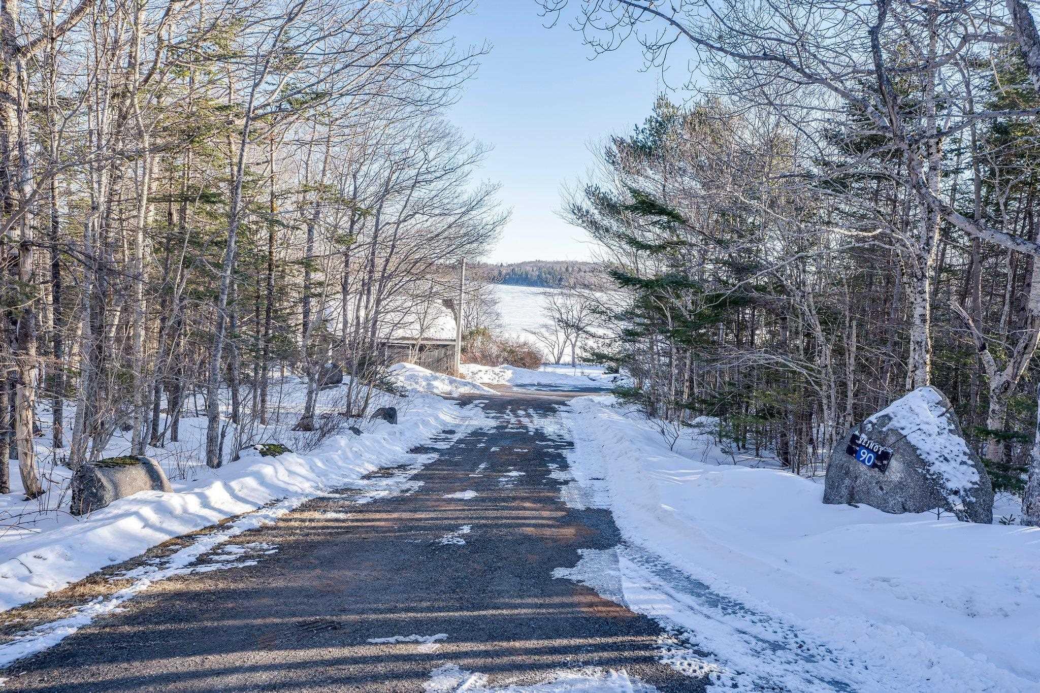 $624,900.00: 90 Foxberry Lane, Hatchet Lake