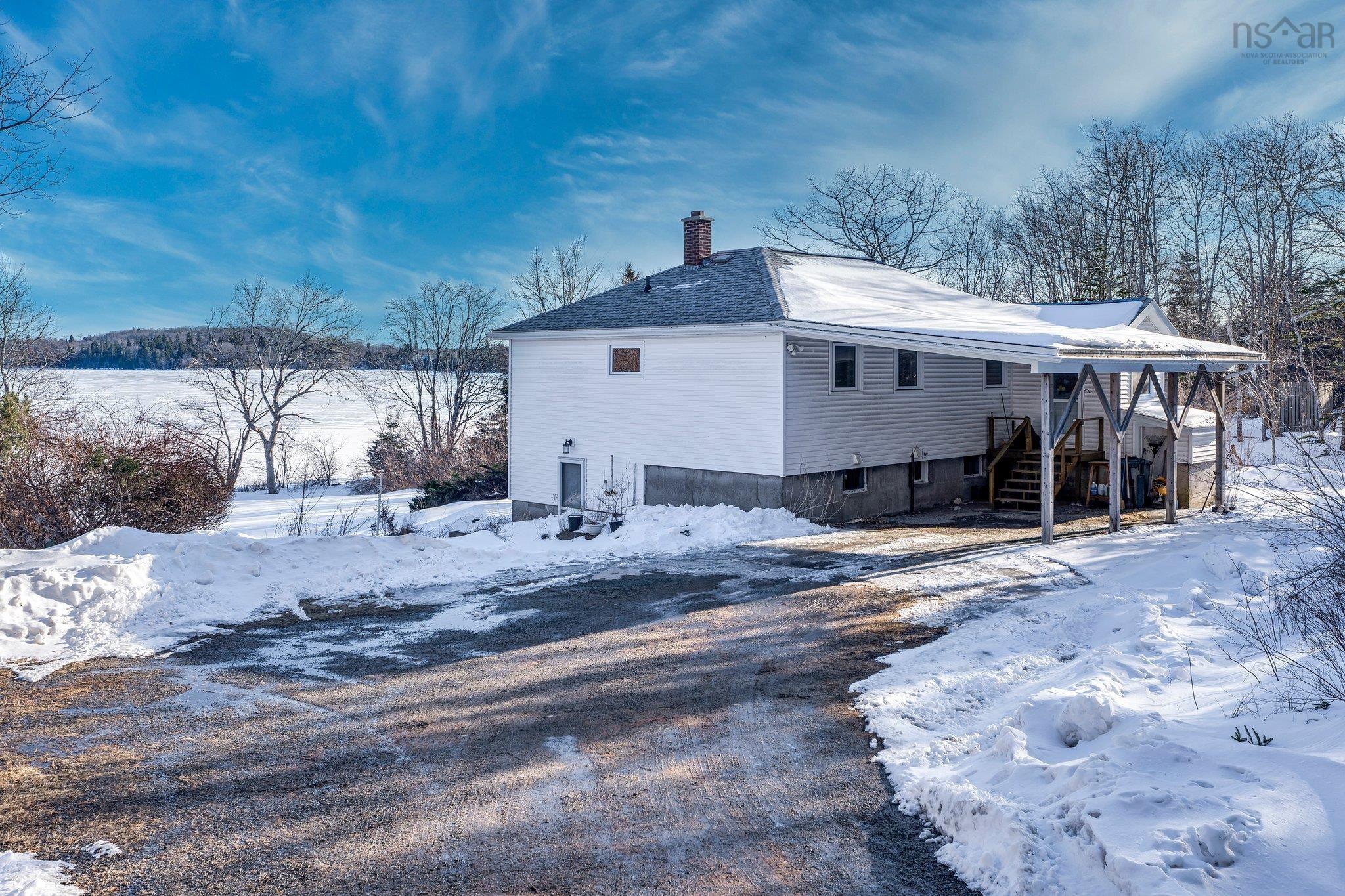 $624,900.00: 90 Foxberry Lane, Hatchet Lake