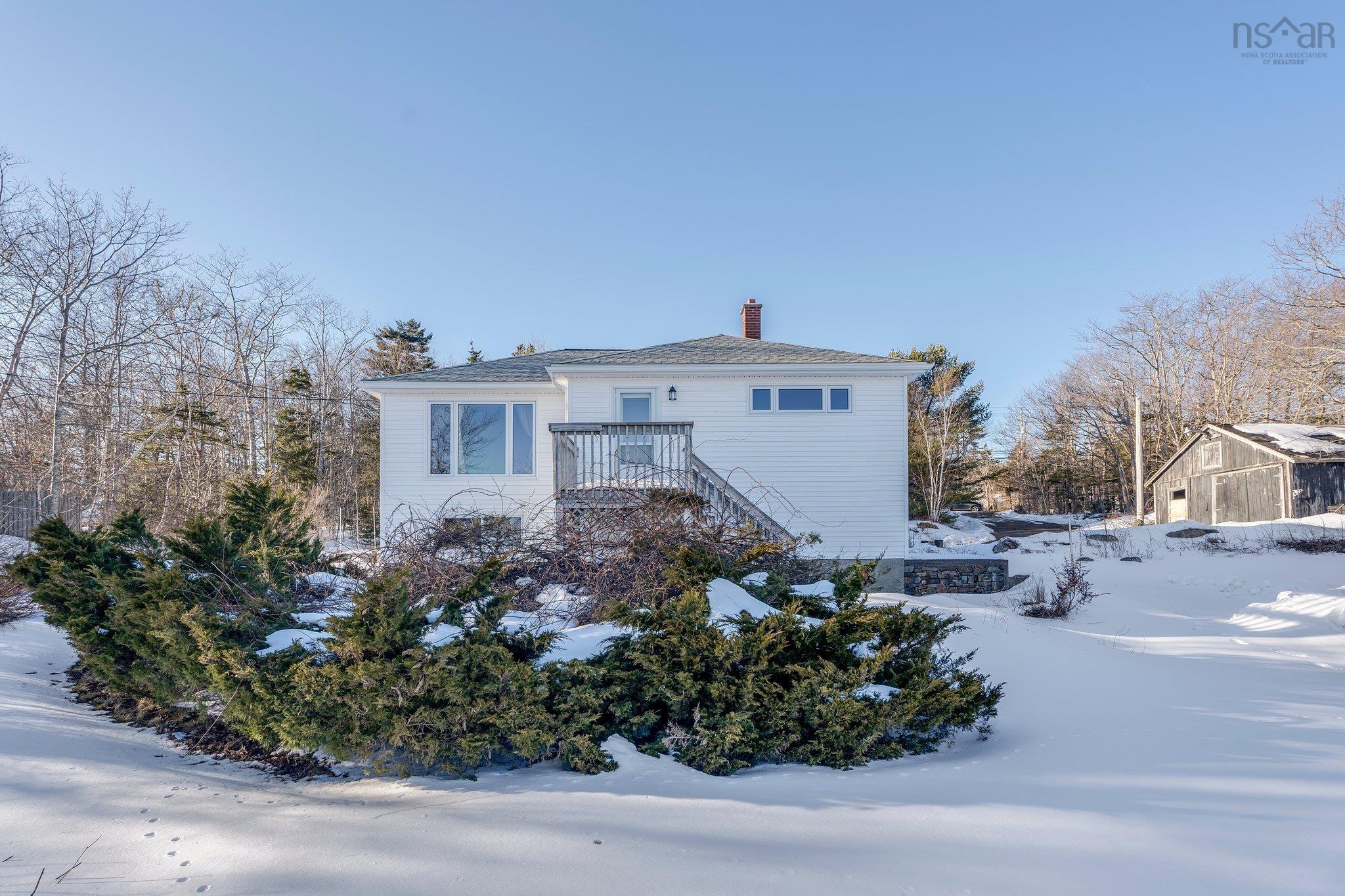 $624,900.00: 90 Foxberry Lane, Hatchet Lake