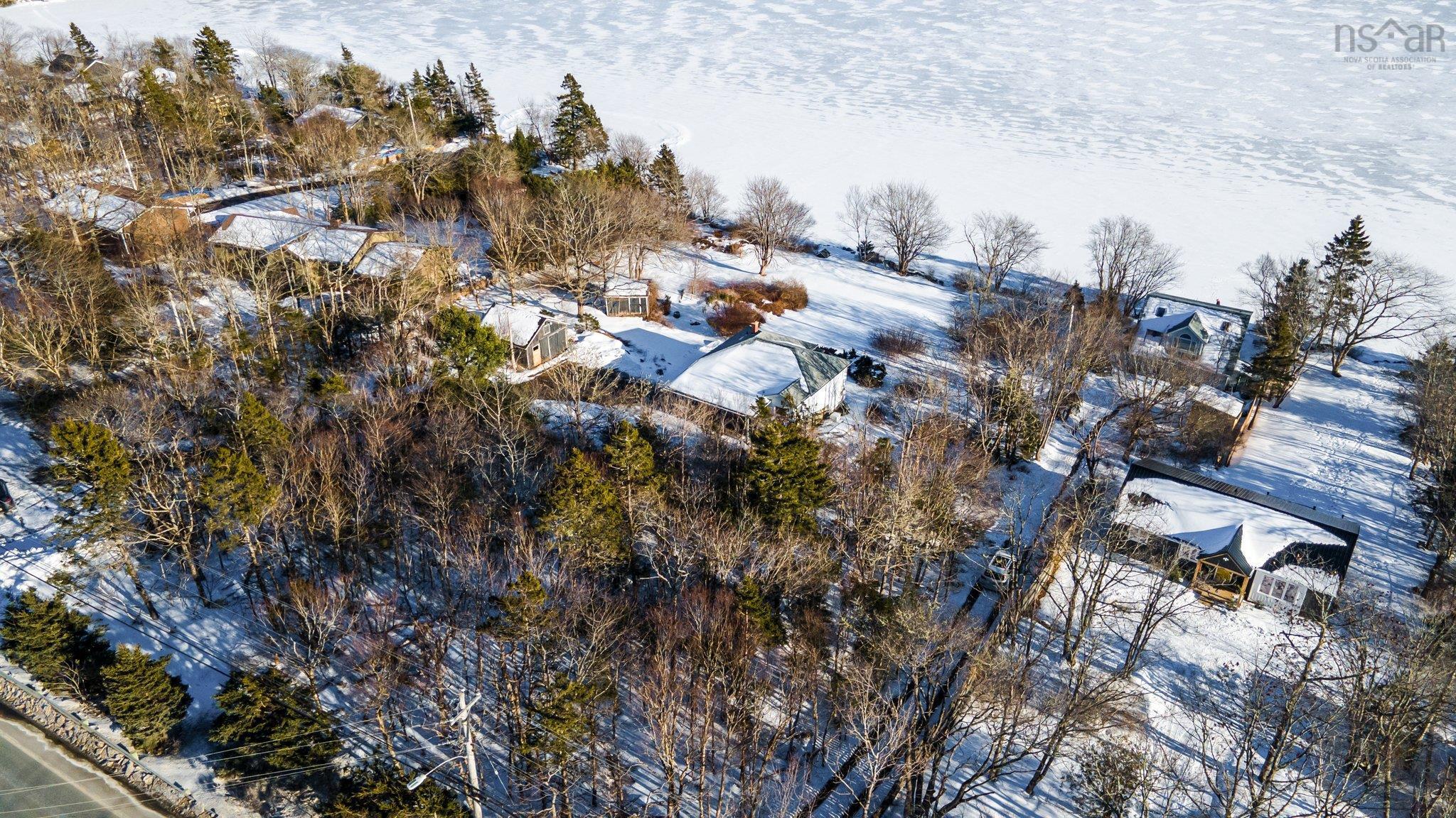 $624,900.00: 90 Foxberry Lane, Hatchet Lake