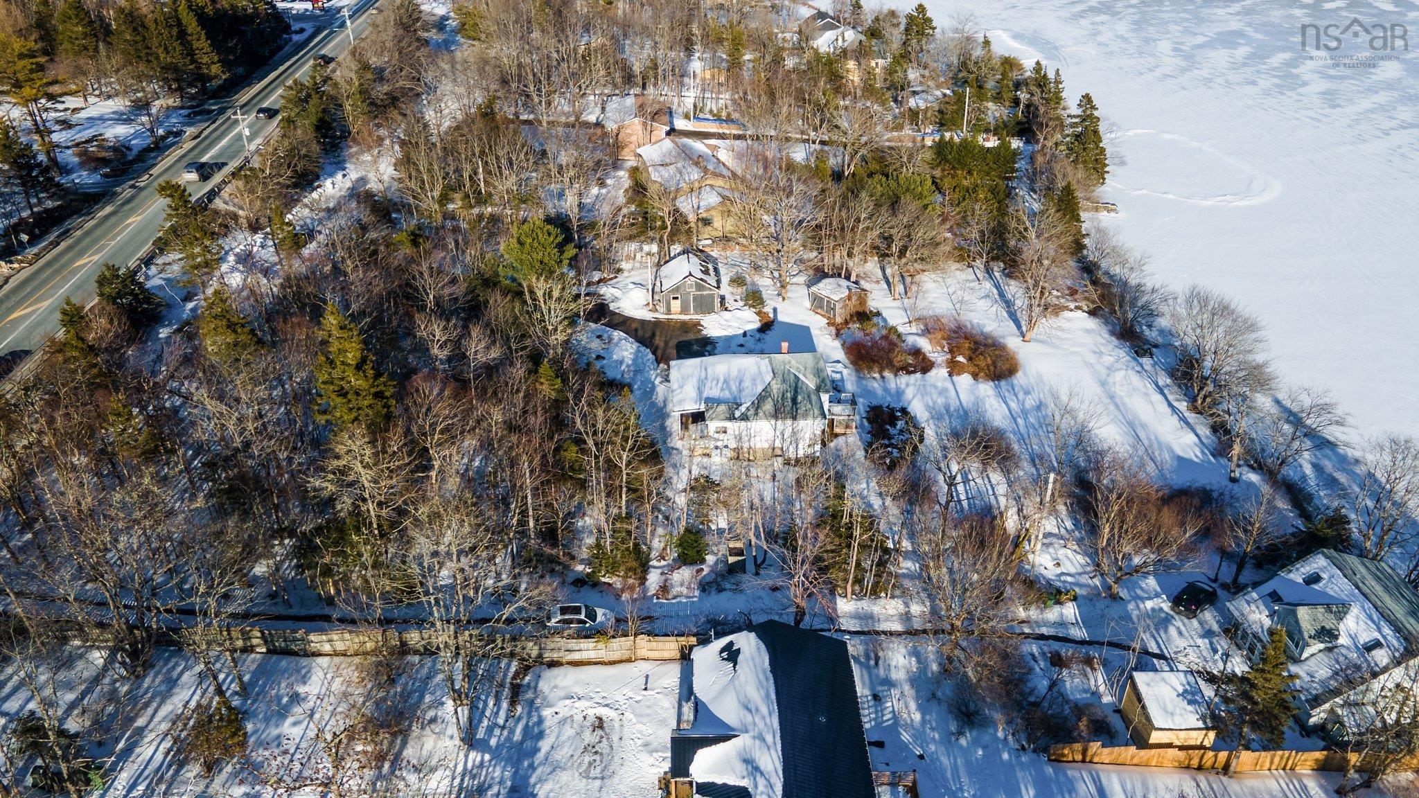 $624,900.00: 90 Foxberry Lane, Hatchet Lake