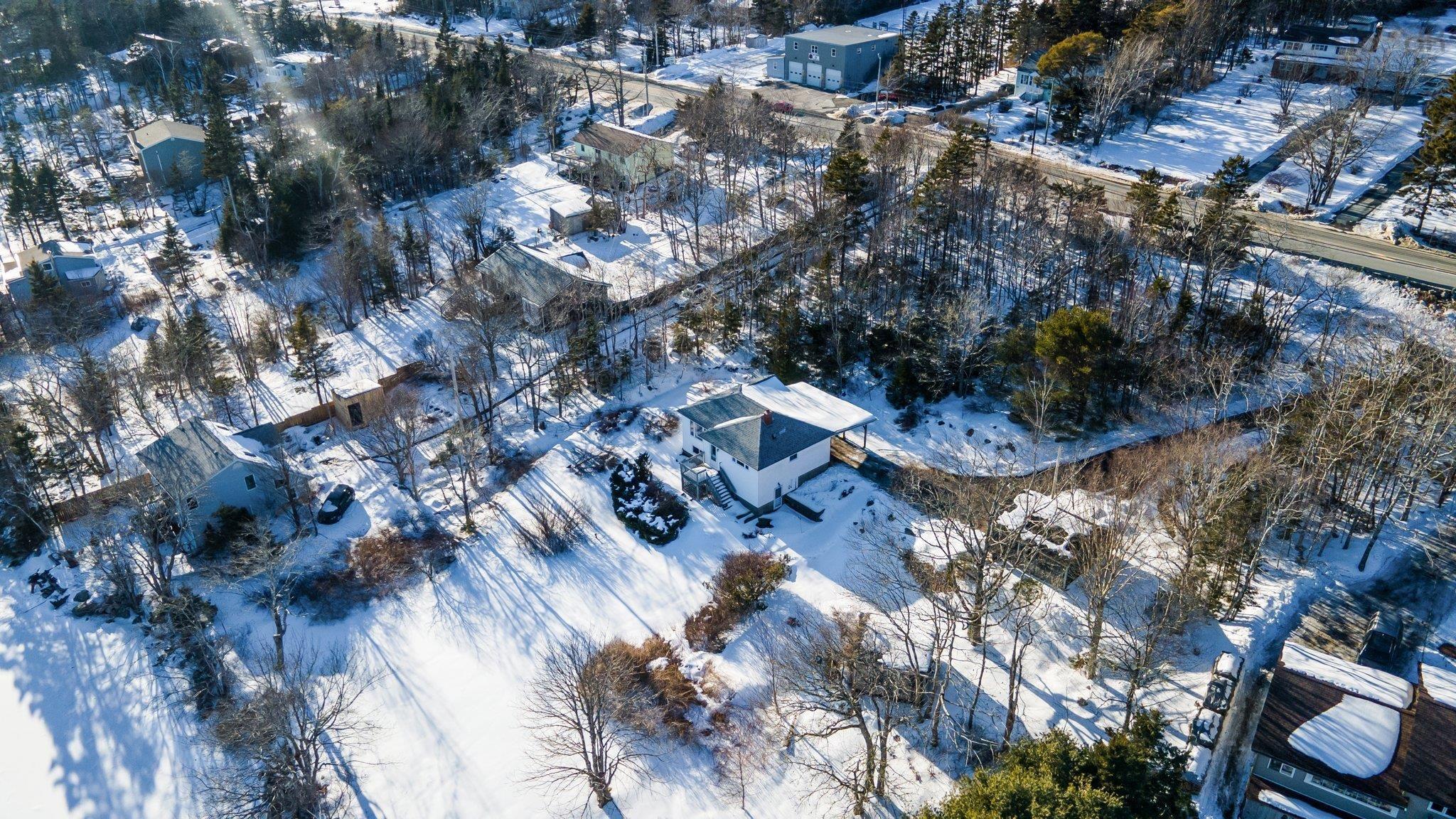 $624,900.00: 90 Foxberry Lane, Hatchet Lake