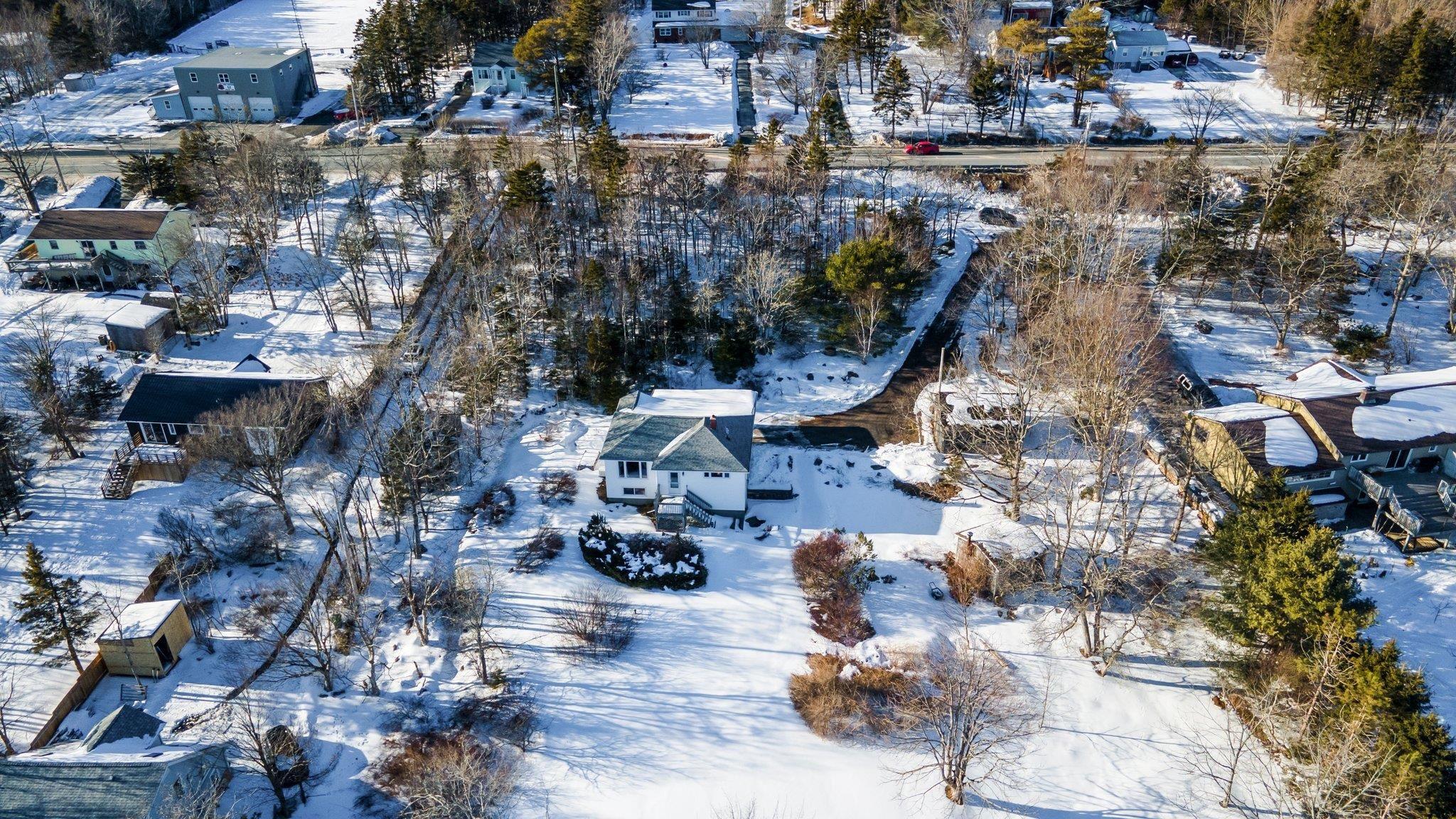 $624,900.00: 90 Foxberry Lane, Hatchet Lake